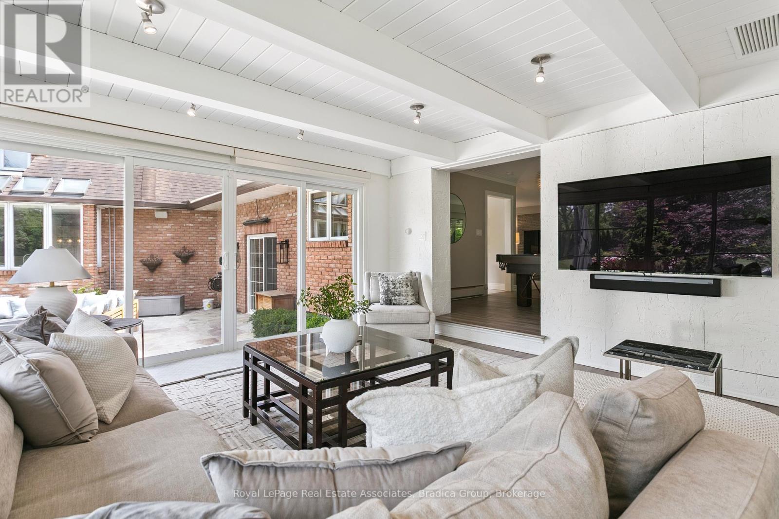 19 Lorraine Gardens, Toronto, Ontario  M9B 4Z5 - Photo 19 - W12412997