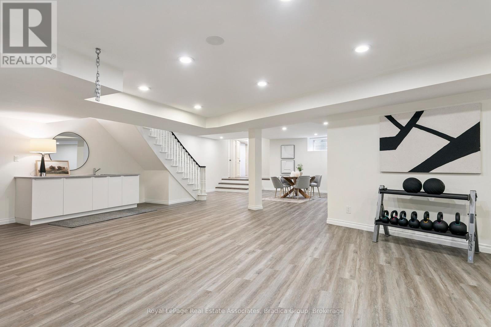 19 Lorraine Gardens, Toronto, Ontario  M9B 4Z5 - Photo 30 - W12412997