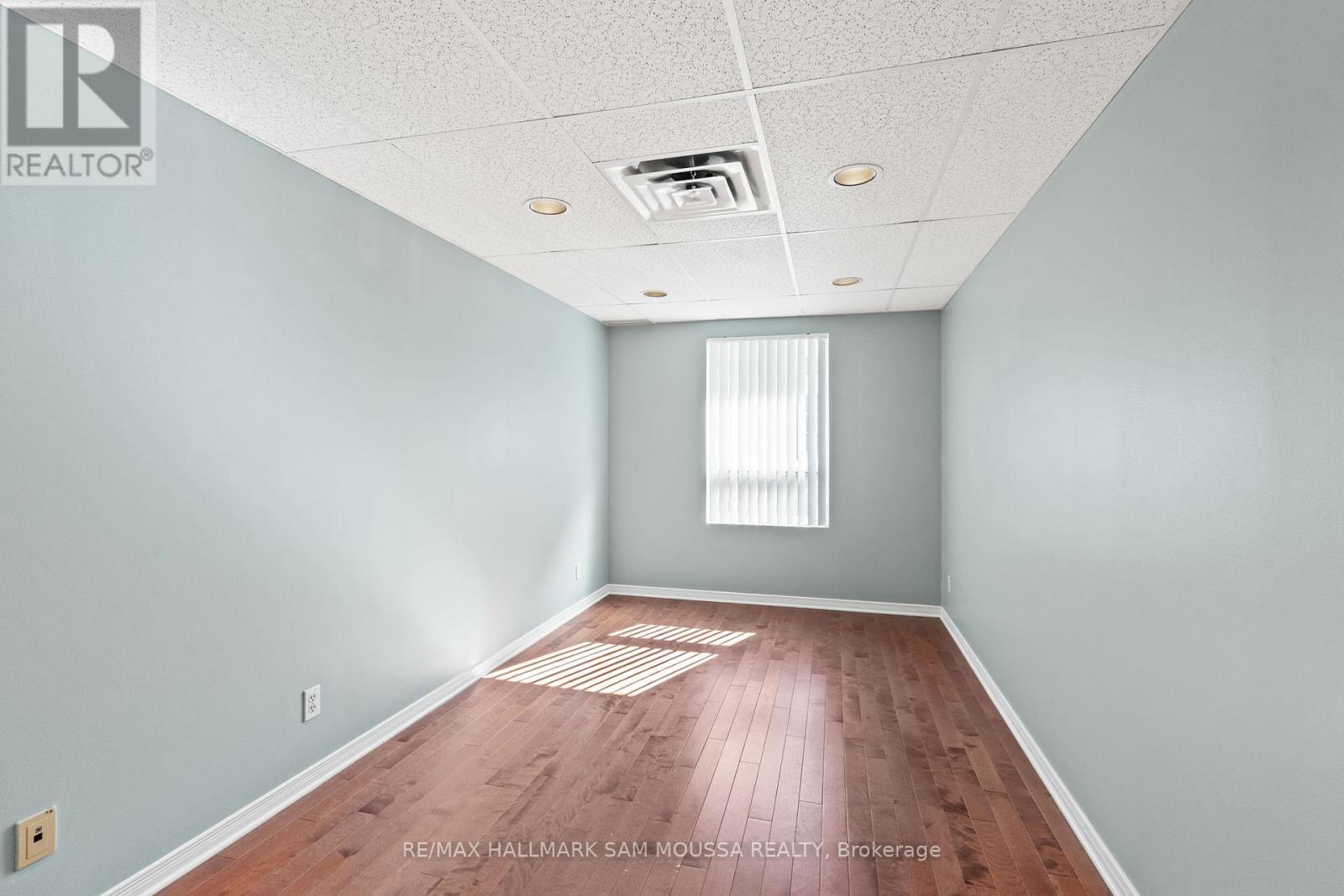 200 - 437 Gilmour Street, Ottawa, Ontario  K2P 0R5 - Photo 12 - X11921085