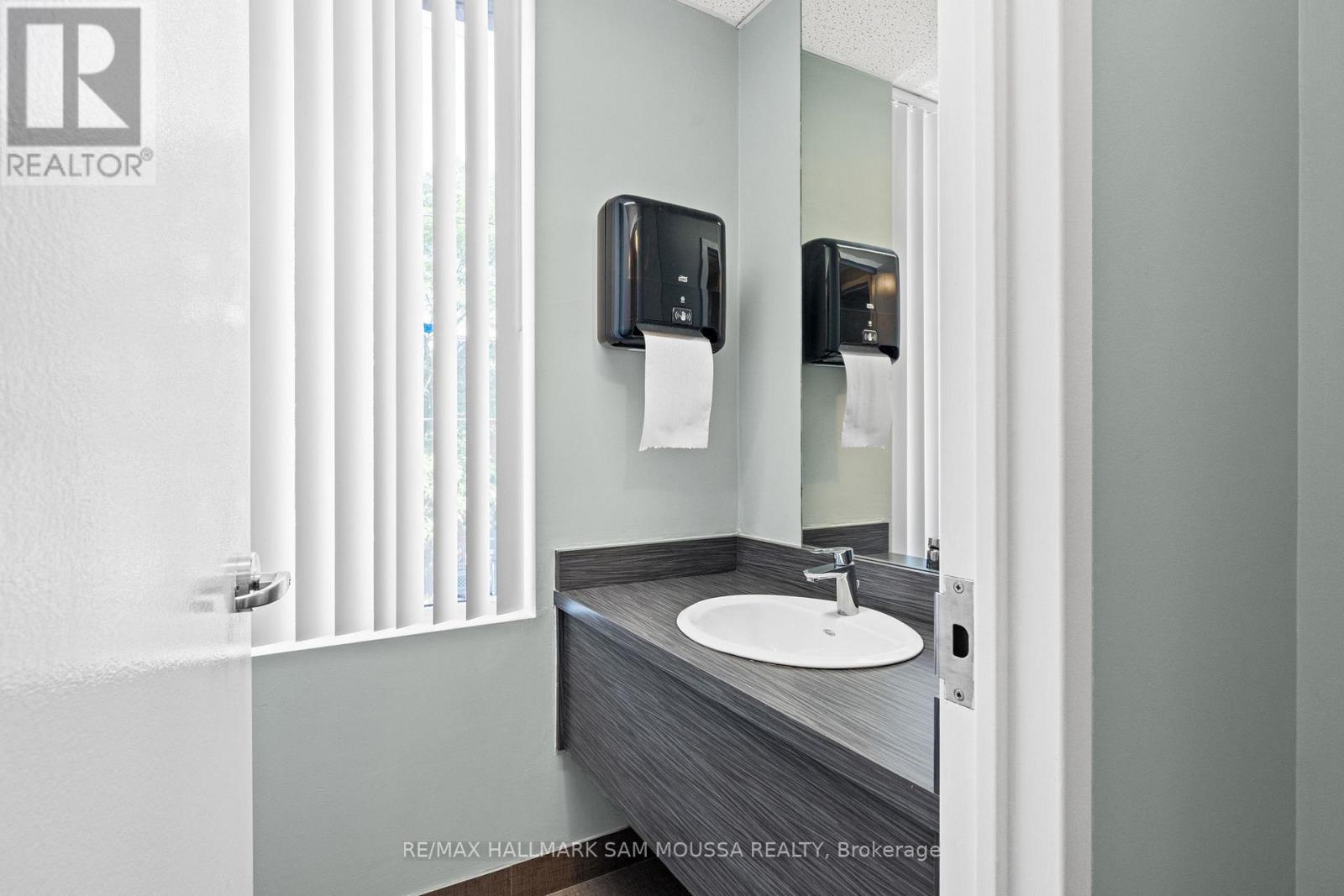 200 - 437 Gilmour Street, Ottawa, Ontario  K2P 0R5 - Photo 7 - X11921085