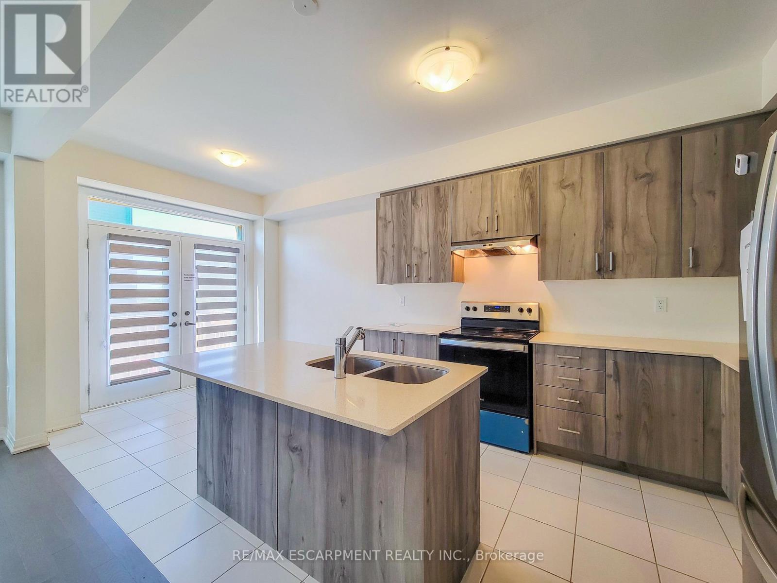 4 - 10 Freedom Crescent, Hamilton, Ontario  L0R 1W0 - Photo 10 - X12412940