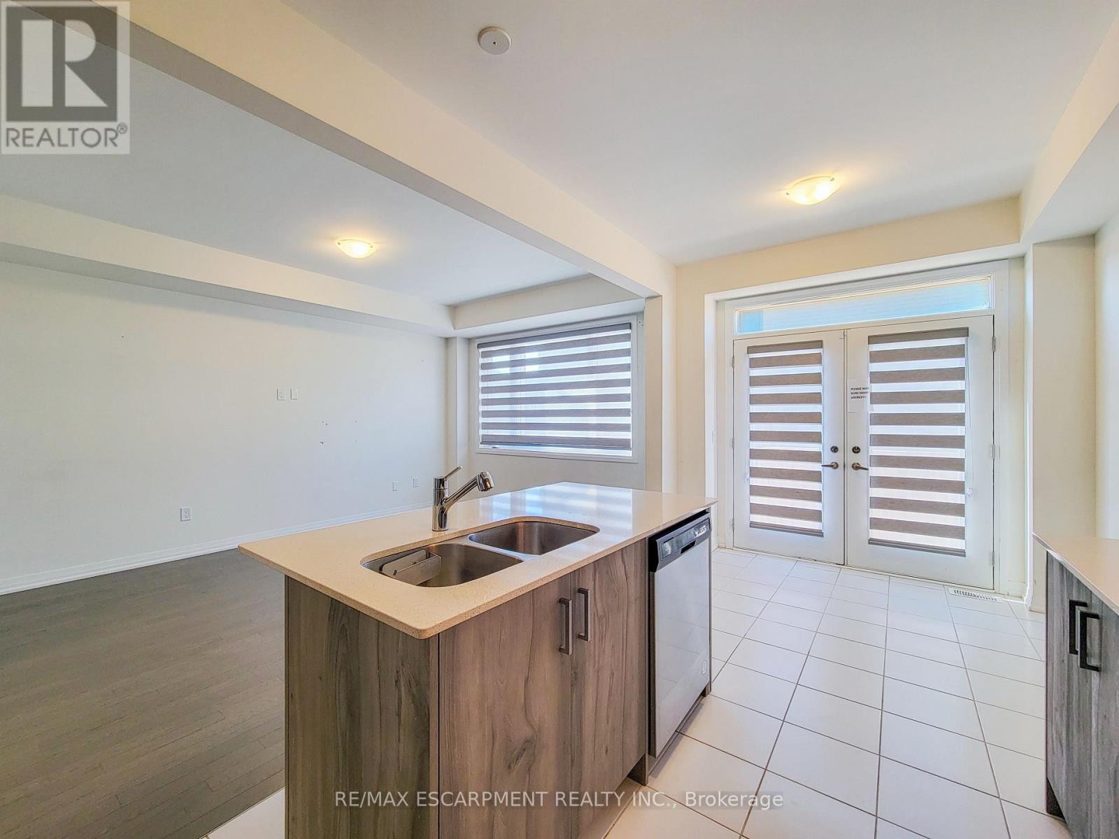 4 - 10 Freedom Crescent, Hamilton, Ontario  L0R 1W0 - Photo 11 - X12412940