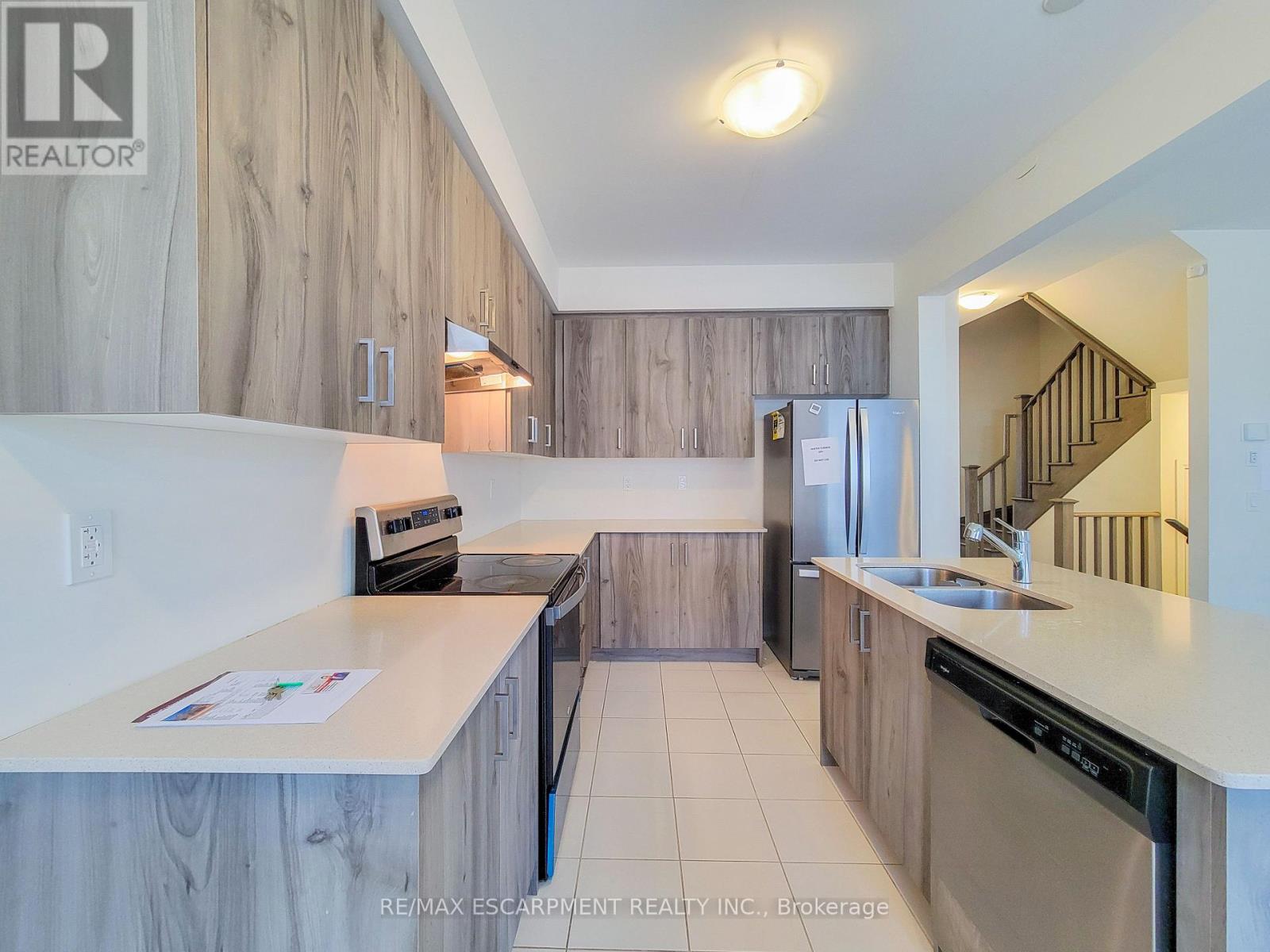 4 - 10 Freedom Crescent, Hamilton, Ontario  L0R 1W0 - Photo 12 - X12412940