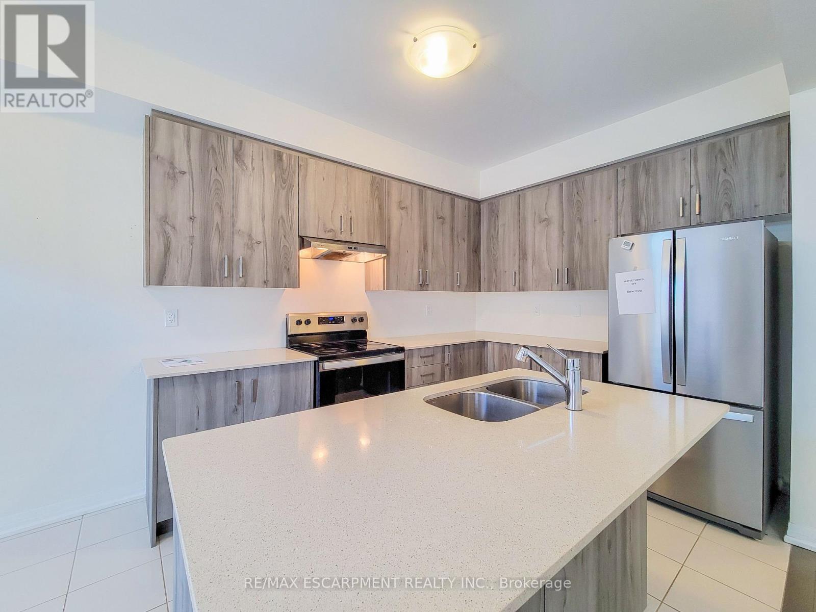 4 - 10 Freedom Crescent, Hamilton, Ontario  L0R 1W0 - Photo 14 - X12412940