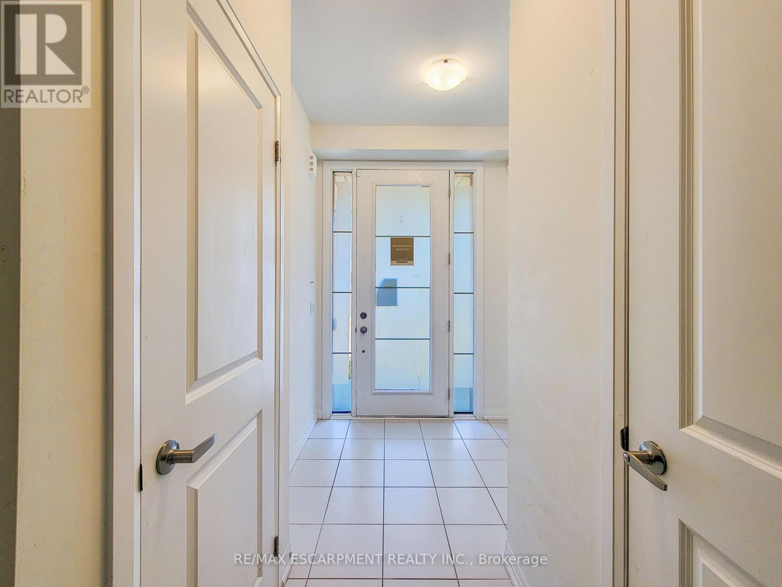 4 - 10 Freedom Crescent, Hamilton, Ontario  L0R 1W0 - Photo 4 - X12412940
