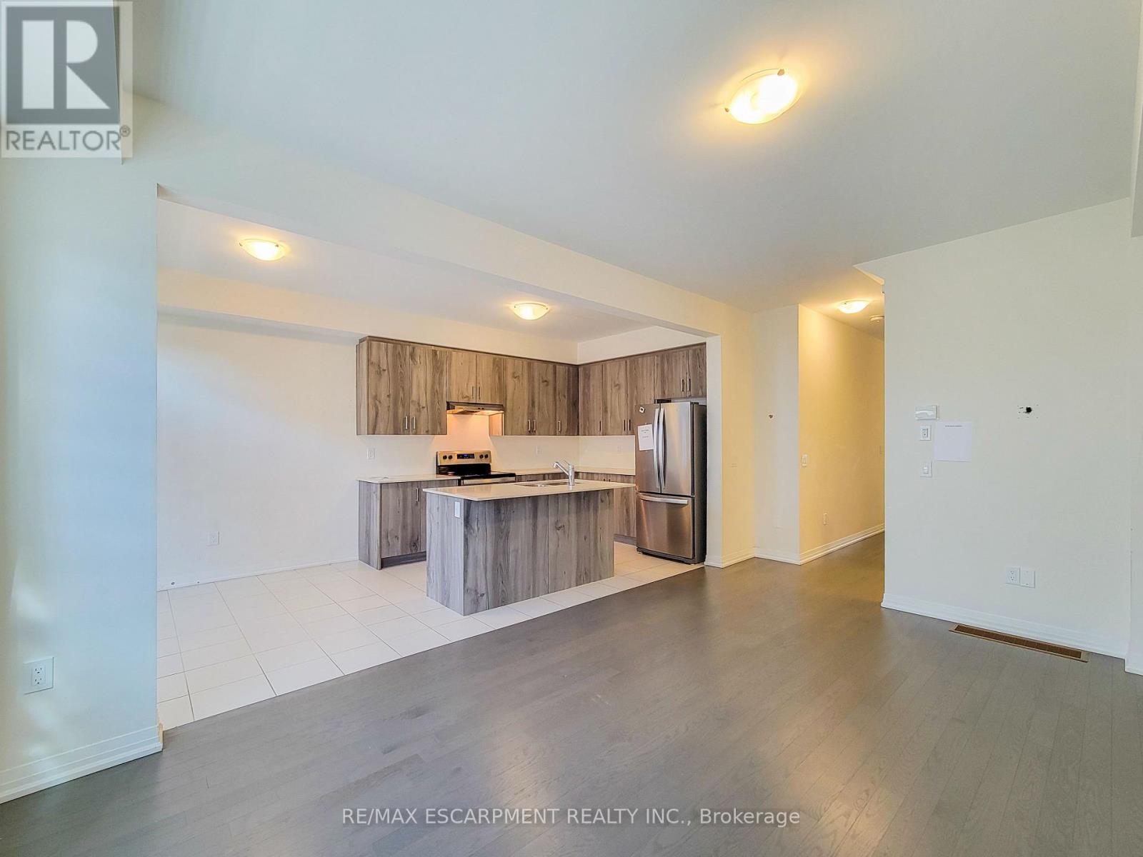 4 - 10 Freedom Crescent, Hamilton, Ontario  L0R 1W0 - Photo 8 - X12412940