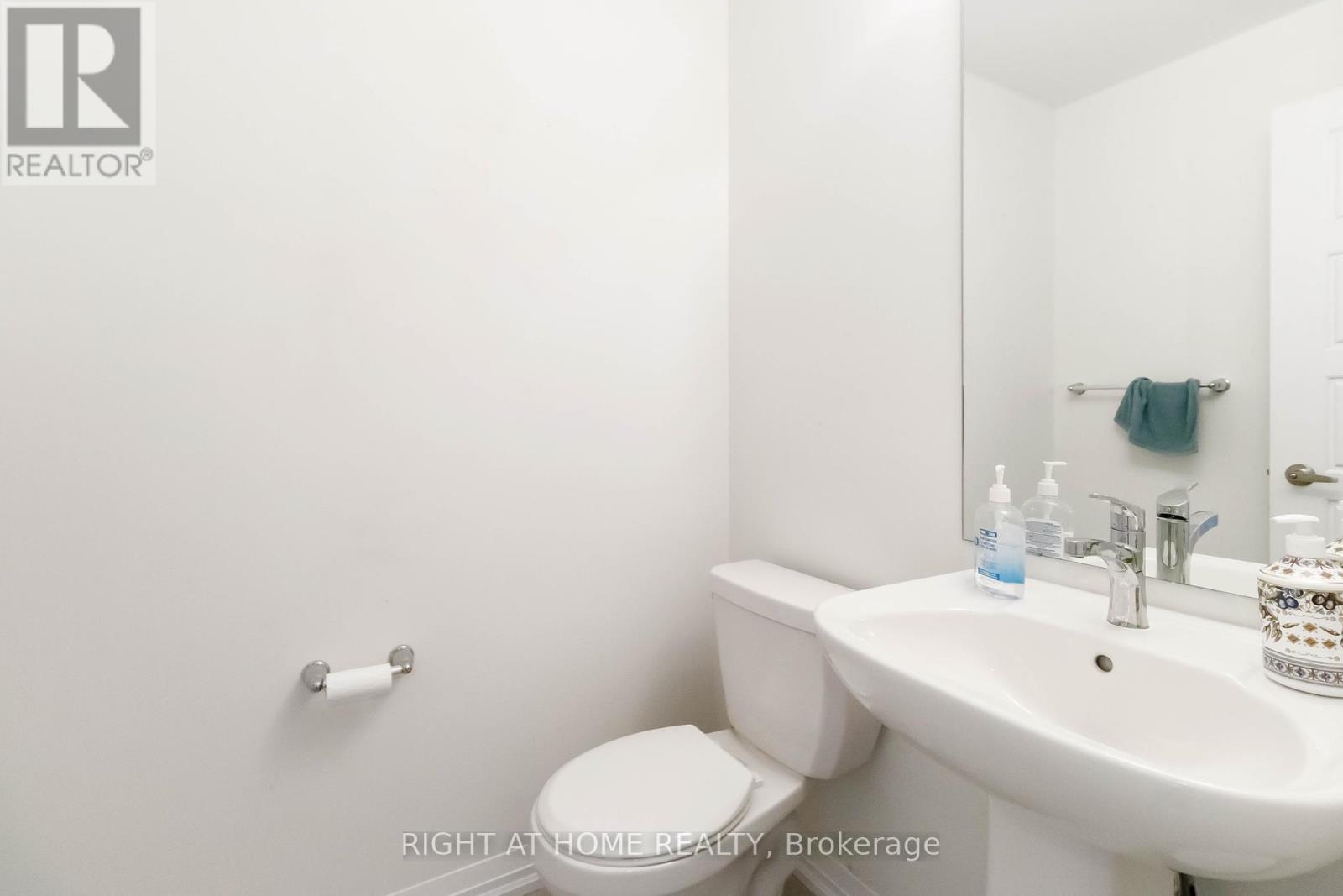 122 Granville Crescent, Haldimand, Ontario  N3W 0J5 - Photo 14 - X12412963