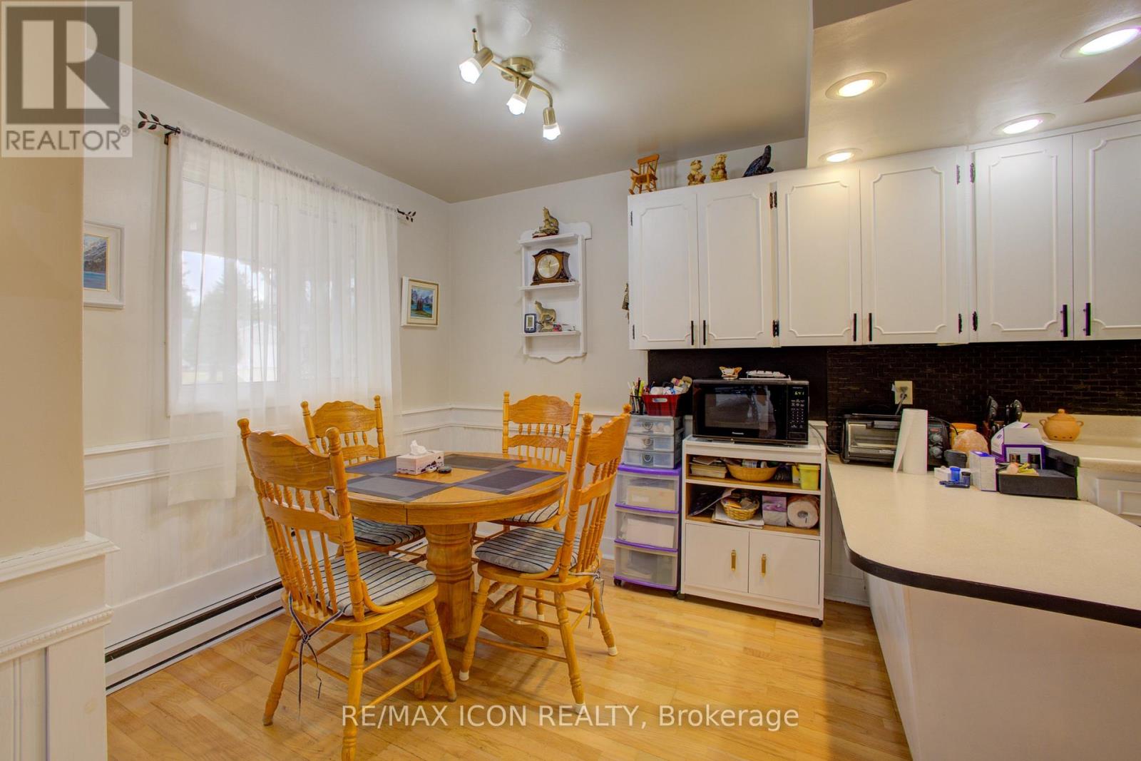 102 Byeland Drive, Wellington North, Ontario  N0G 2L2 - Photo 12 - X12412965