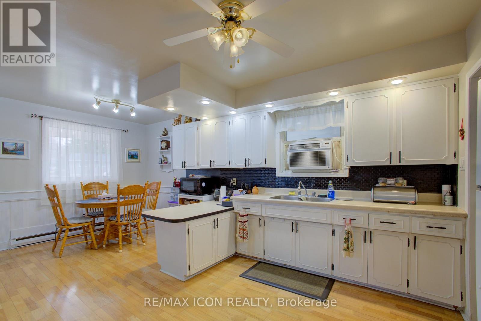 102 Byeland Drive, Wellington North, Ontario  N0G 2L2 - Photo 17 - X12412965