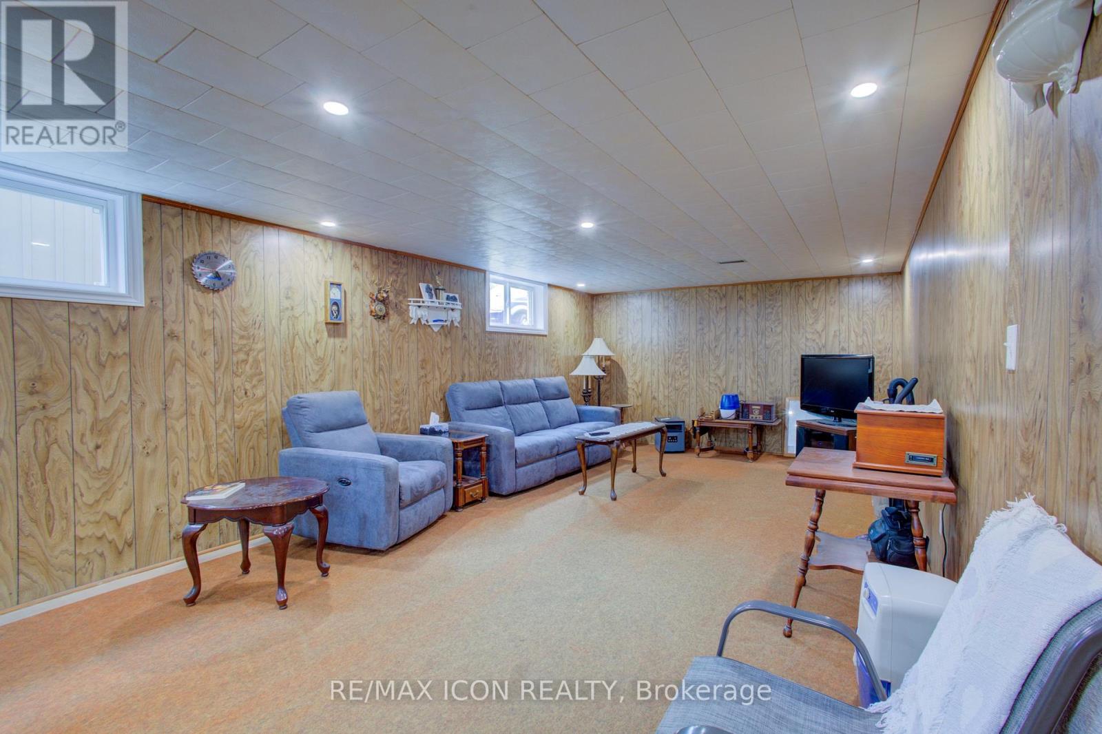 102 Byeland Drive, Wellington North, Ontario  N0G 2L2 - Photo 26 - X12412965
