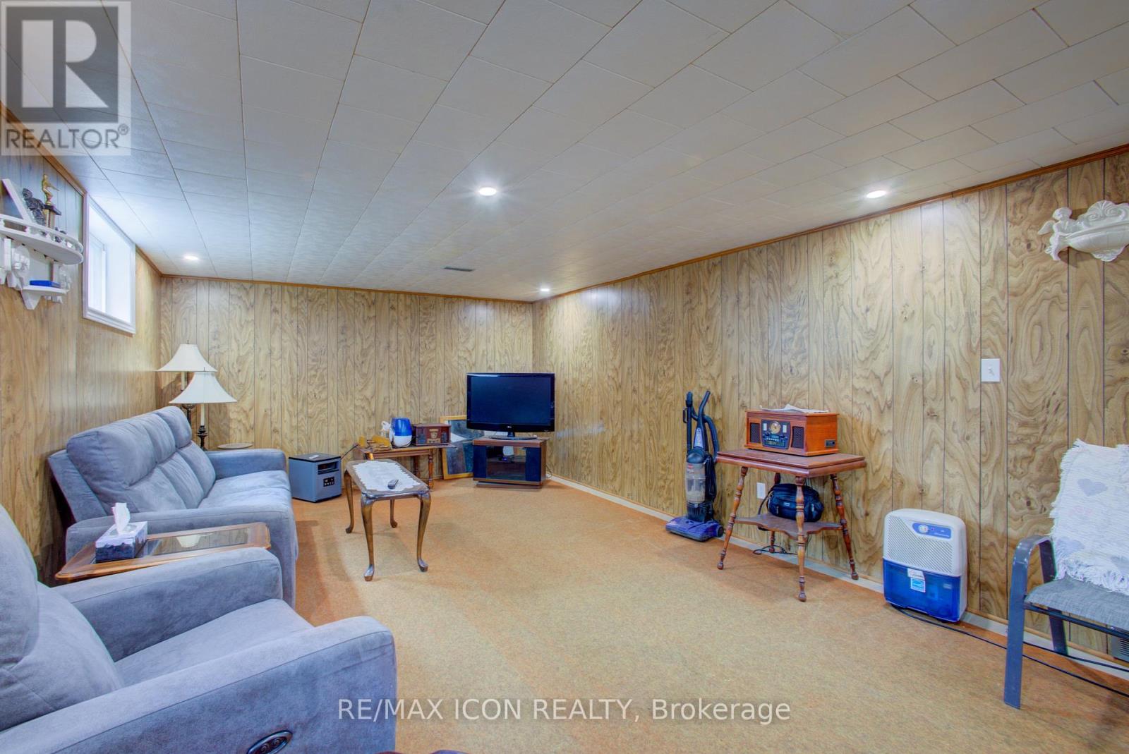 102 Byeland Drive, Wellington North, Ontario  N0G 2L2 - Photo 27 - X12412965