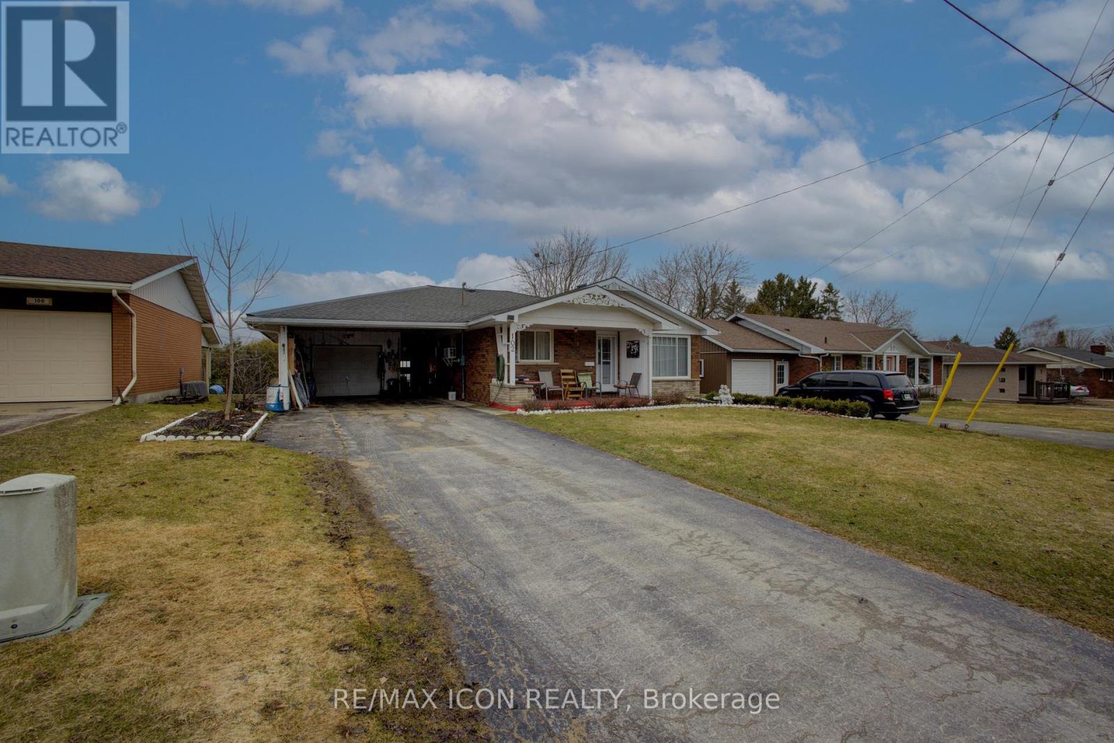 102 Byeland Drive, Wellington North, Ontario  N0G 2L2 - Photo 4 - X12412965