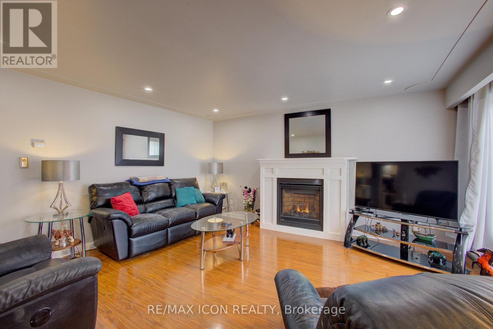 102 Byeland Drive, Wellington North, Ontario  N0G 2L2 - Photo 8 - X12412965