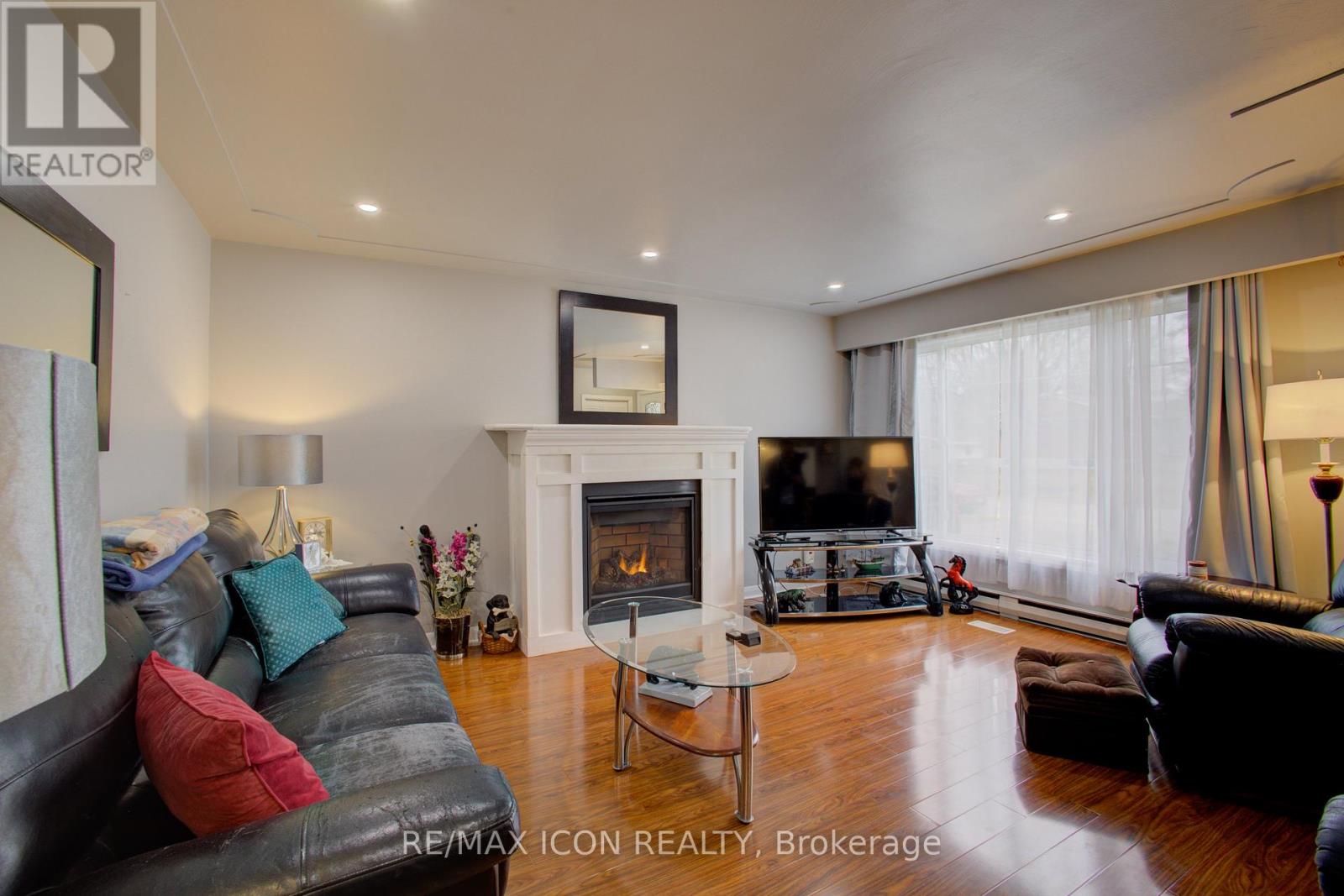 102 Byeland Drive, Wellington North, Ontario  N0G 2L2 - Photo 9 - X12412965