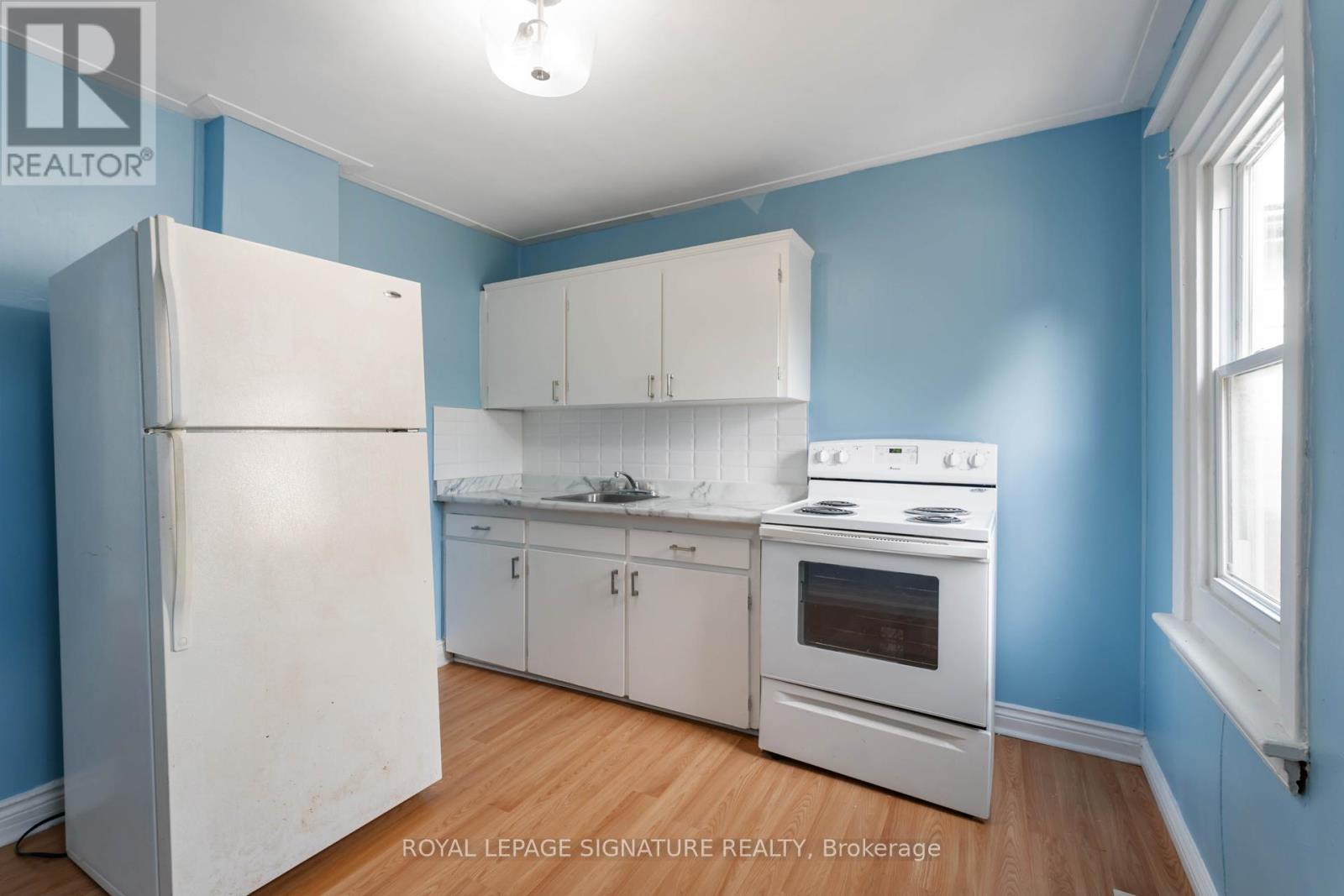 84 Frederick Avenue, Hamilton (Crown Point), Ontario  L8H 4K6 - Photo 12 - X12412972