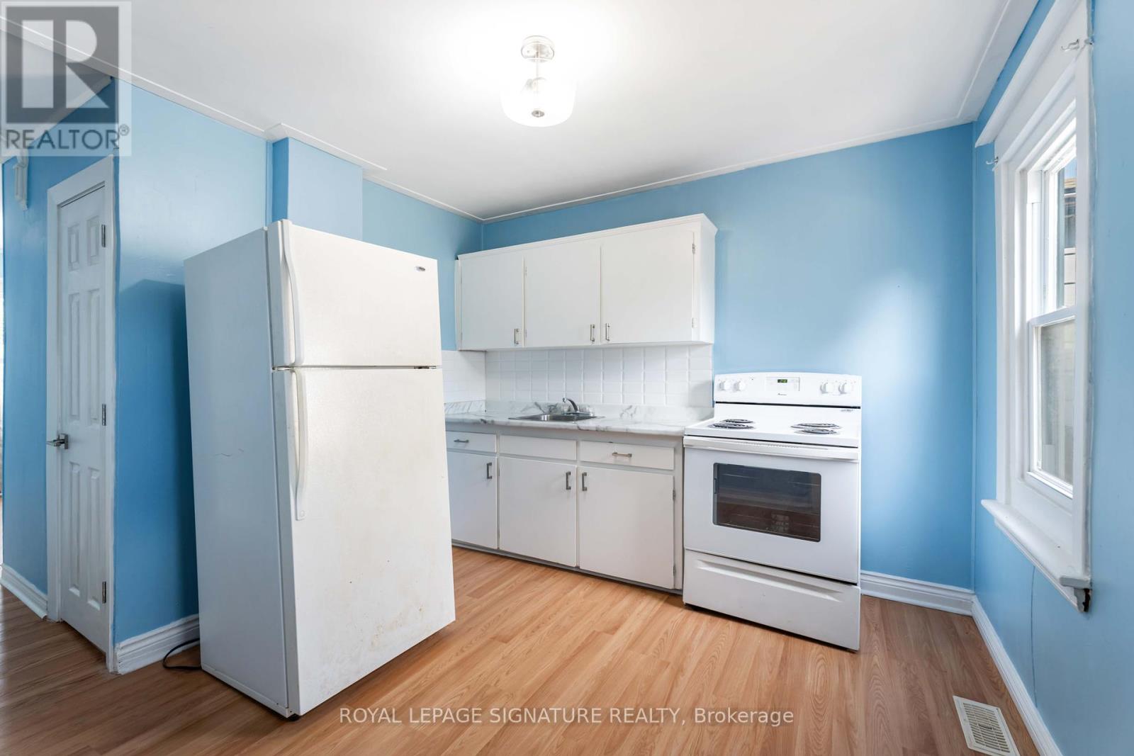 84 Frederick Avenue, Hamilton (Crown Point), Ontario  L8H 4K6 - Photo 13 - X12412972