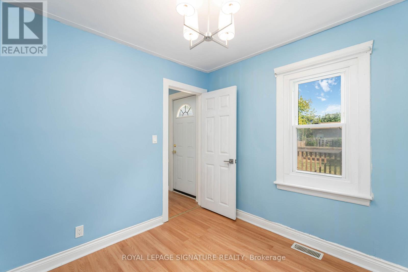 84 Frederick Avenue, Hamilton (Crown Point), Ontario  L8H 4K6 - Photo 23 - X12412972