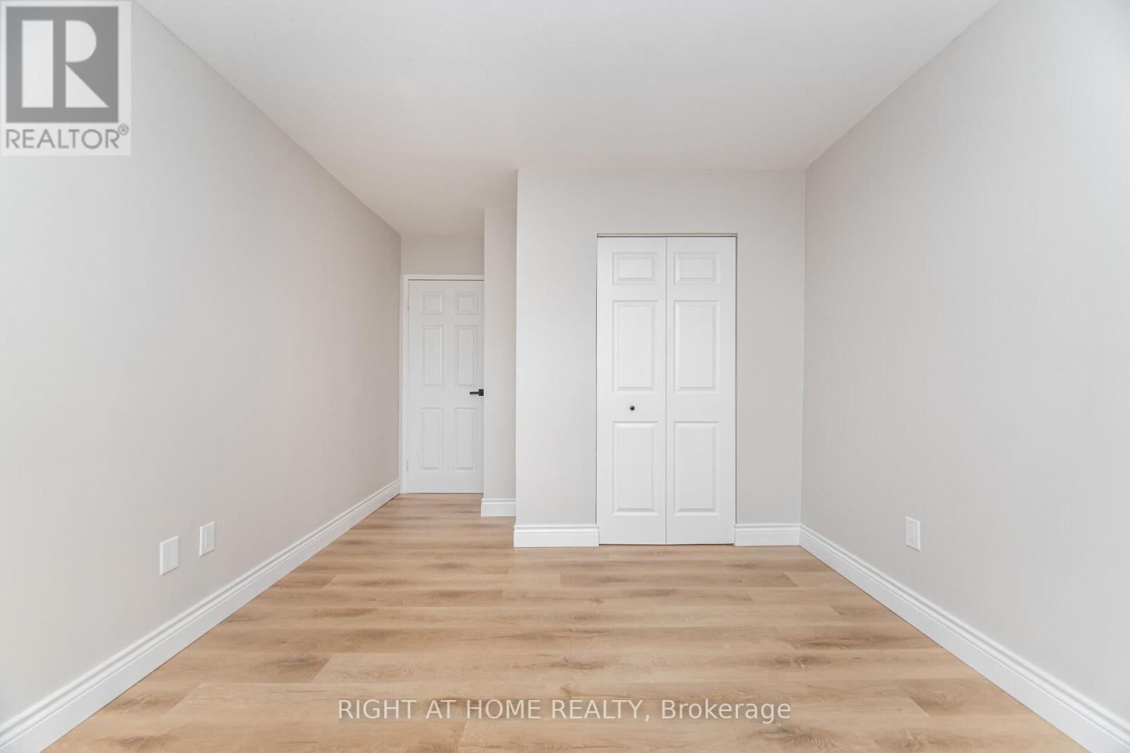 605 - 15 Nicklaus Drive, Hamilton, Ontario  L8K 5J5 - Photo 21 - X12413005