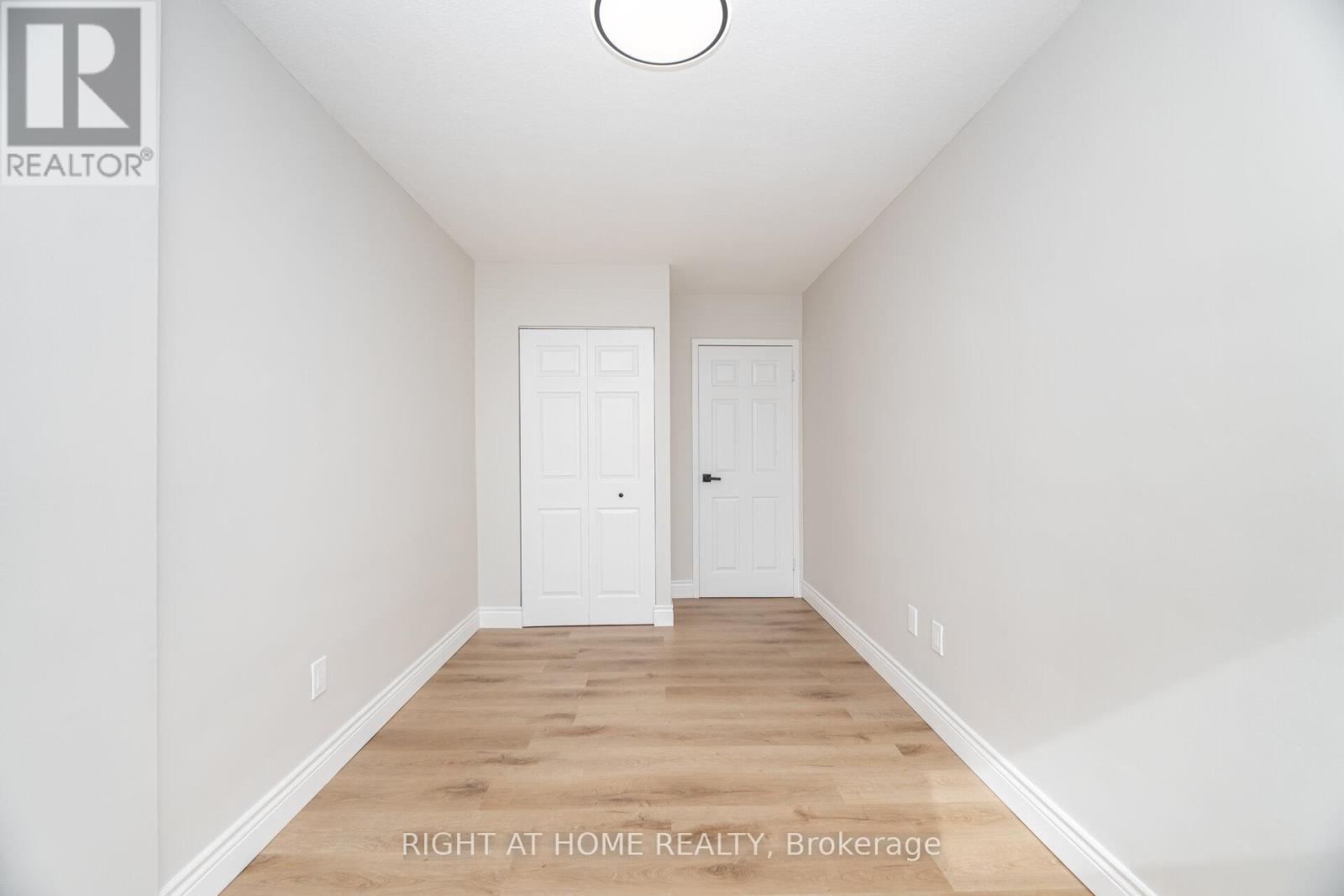 605 - 15 Nicklaus Drive, Hamilton, Ontario  L8K 5J5 - Photo 24 - X12413005