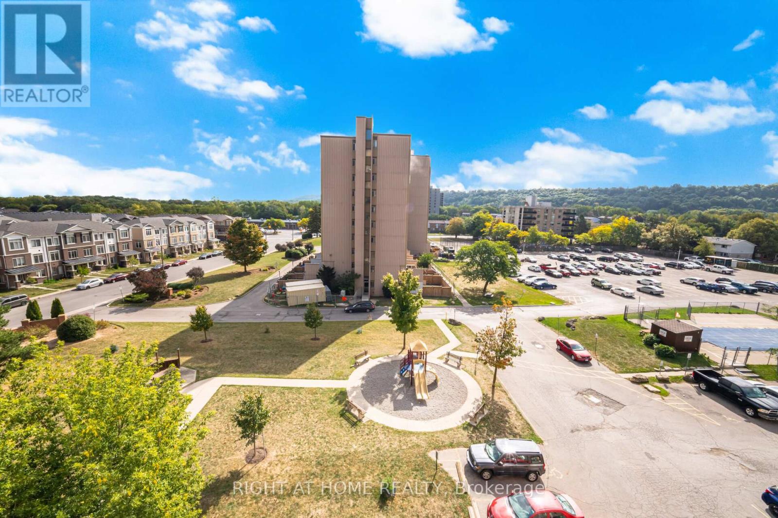 605 - 15 Nicklaus Drive, Hamilton, Ontario  L8K 5J5 - Photo 30 - X12413005