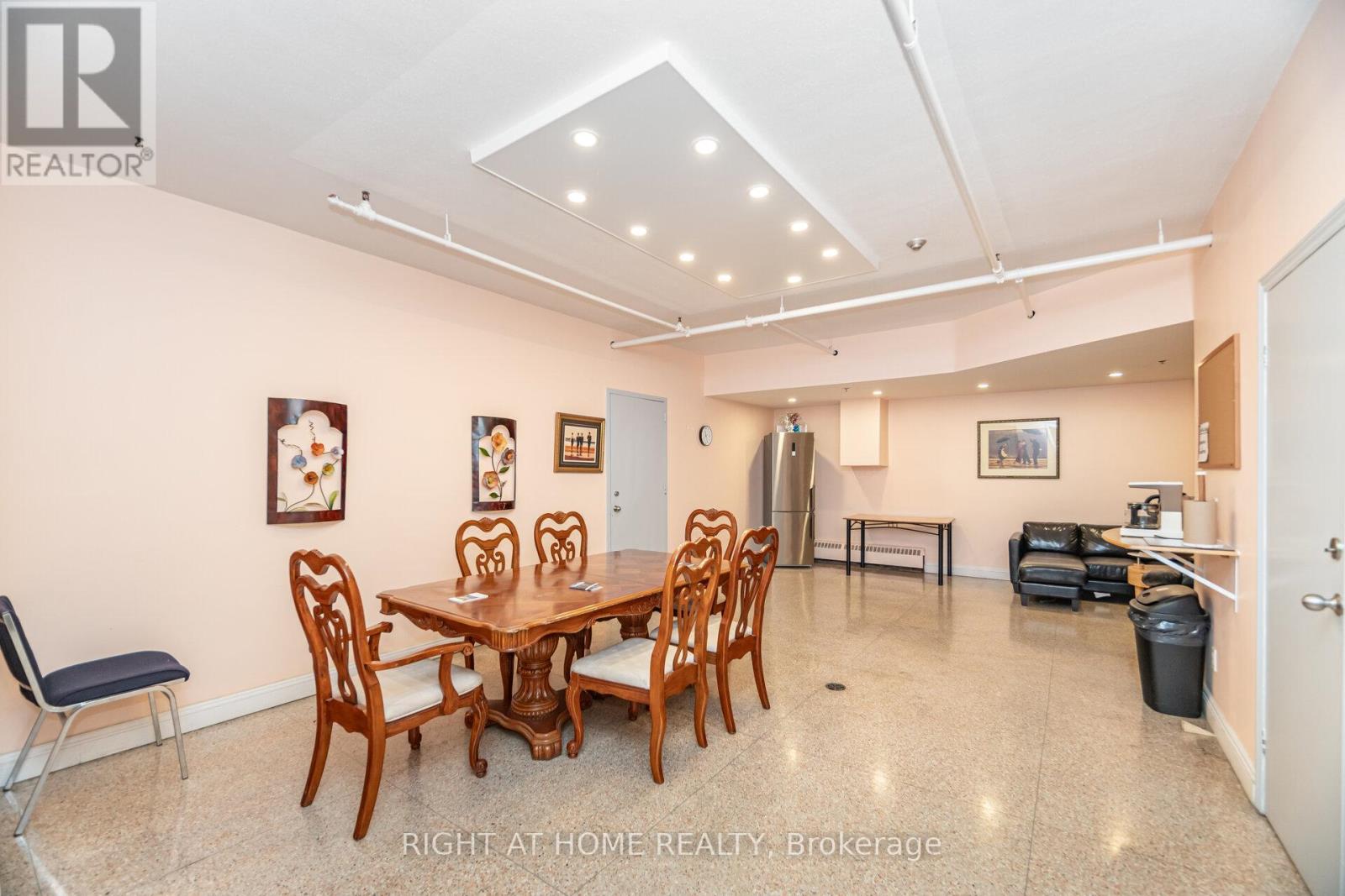 605 - 15 Nicklaus Drive, Hamilton, Ontario  L8K 5J5 - Photo 39 - X12413005