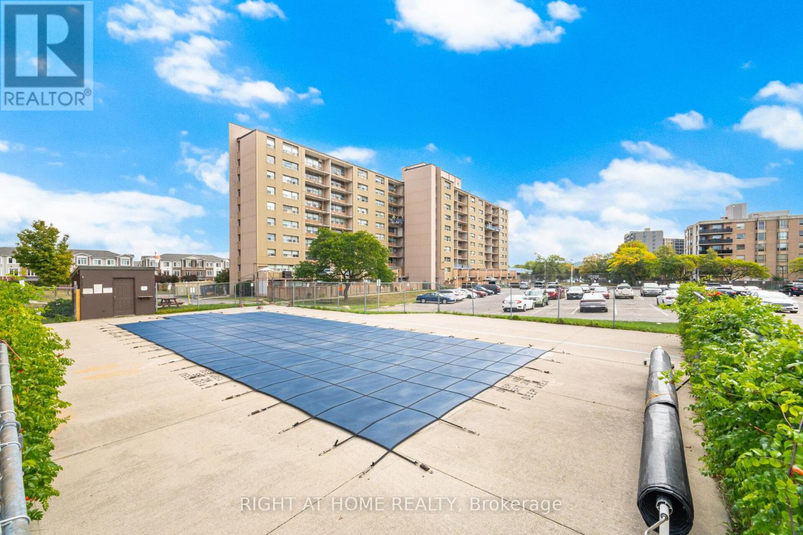 605 - 15 Nicklaus Drive, Hamilton, Ontario  L8K 5J5 - Photo 41 - X12413005