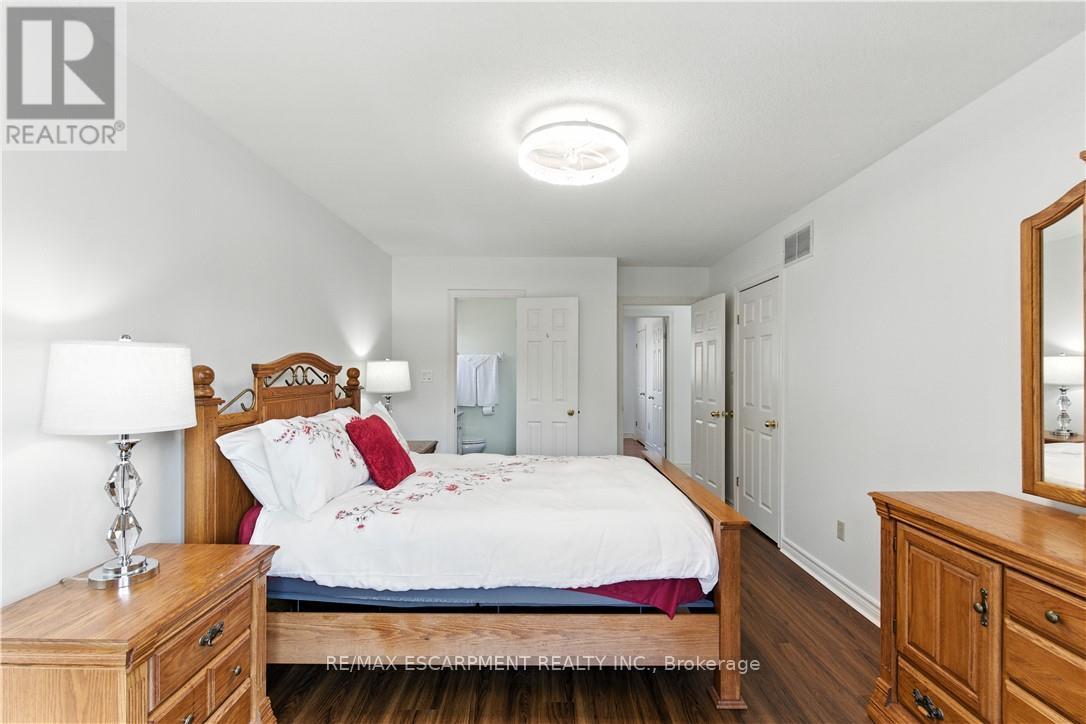 10 Shadowdale Drive, Hamilton, Ontario  L8E 5E7 - Photo 26 - X12413010