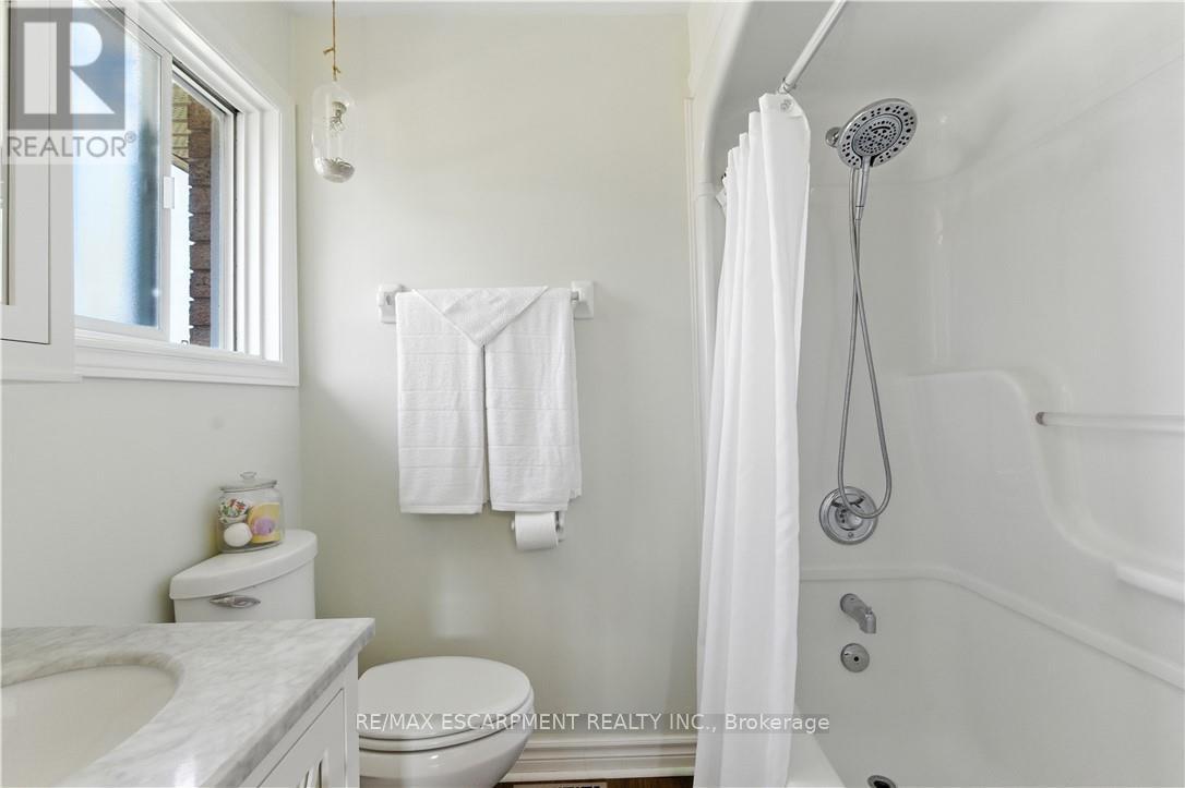 10 Shadowdale Drive, Hamilton, Ontario  L8E 5E7 - Photo 27 - X12413010