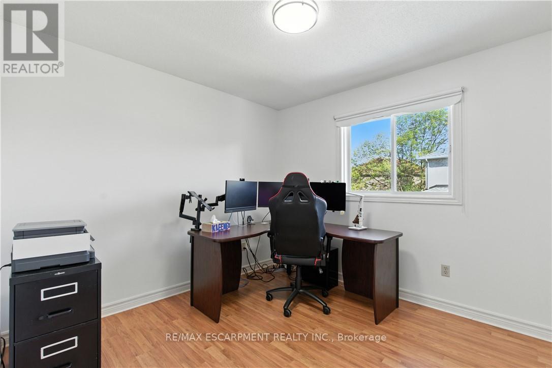 10 Shadowdale Drive, Hamilton, Ontario  L8E 5E7 - Photo 28 - X12413010