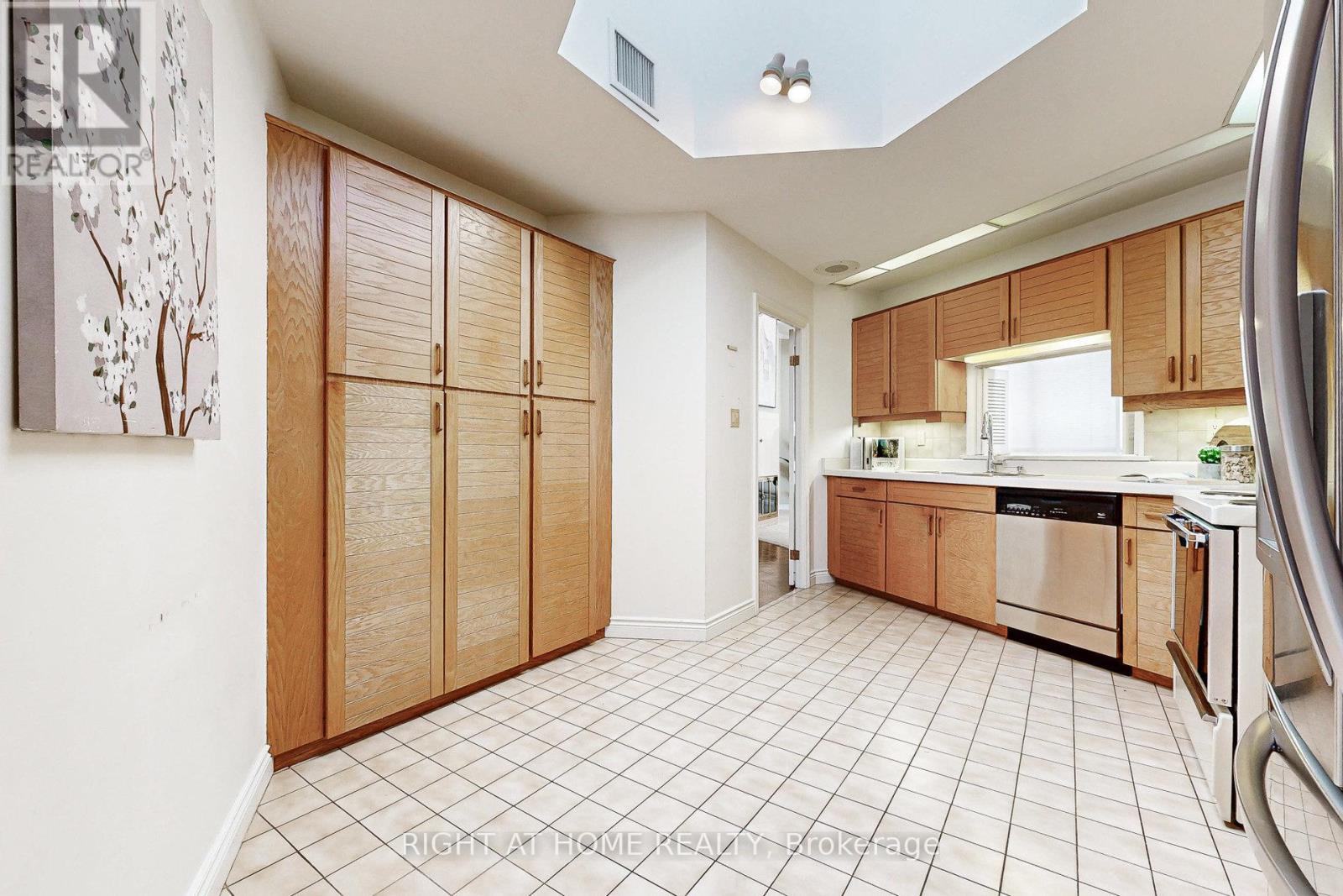 Ph1 - 85 Skymark Drive, Toronto (Hillcrest Village), Ontario  M2H 3P2 - Photo 15 - C12413055