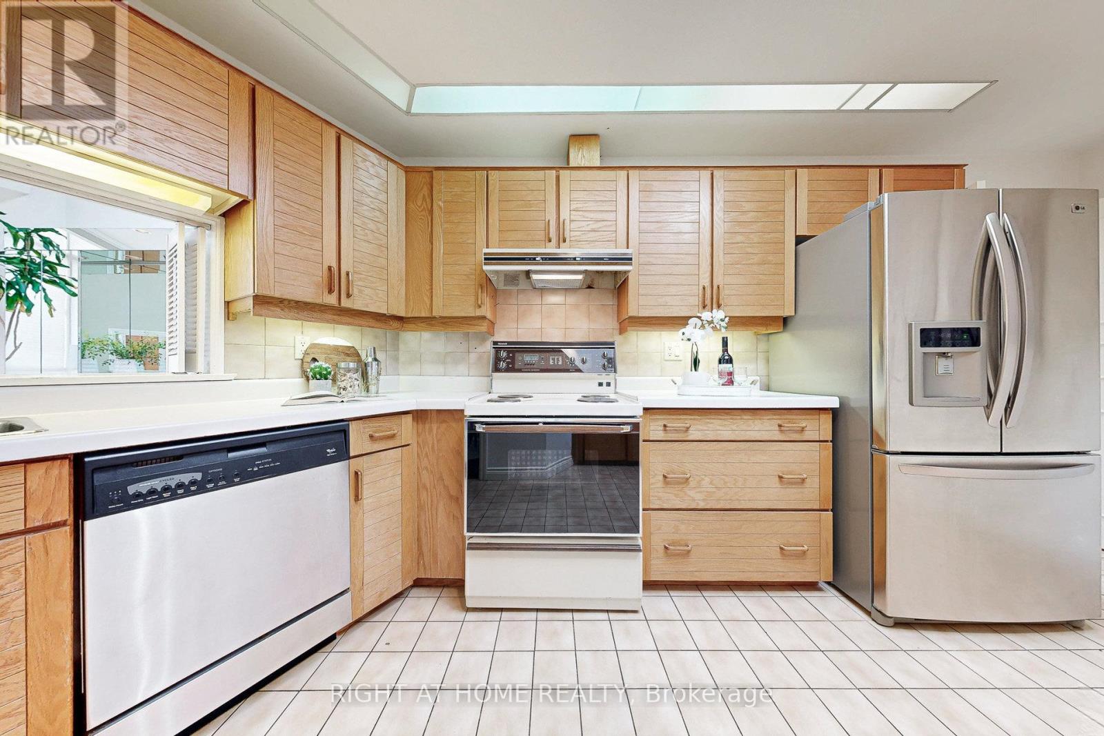 Ph1 - 85 Skymark Drive, Toronto (Hillcrest Village), Ontario  M2H 3P2 - Photo 17 - C12413055