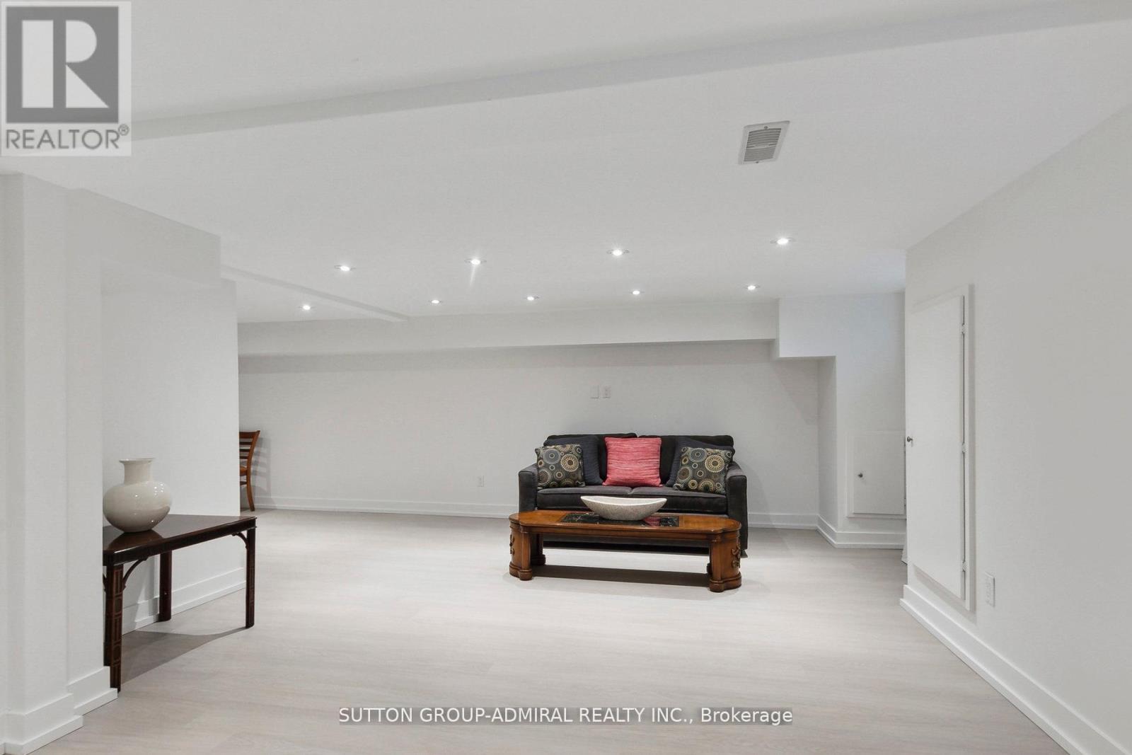 34 Elvina Gardens, Toronto, Ontario  M4P 1X8 - Photo 43 - C12413136