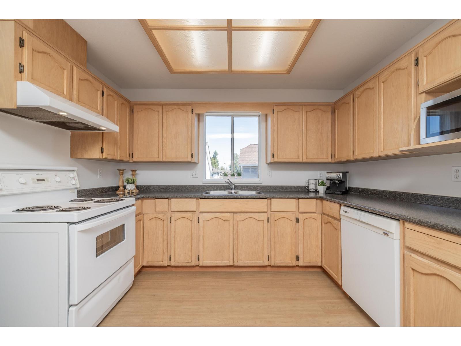 18638 59 Avenue, Surrey, British Columbia  V3S 7Z8 - Photo 10 - R3049064