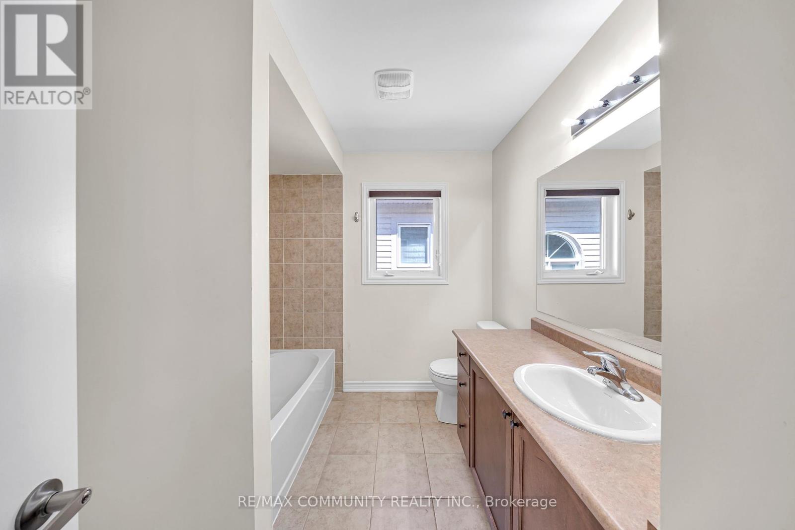 242 Kenneth Cole Drive, Clarington, Ontario  L1C 3K2 - Photo 25 - E12413132