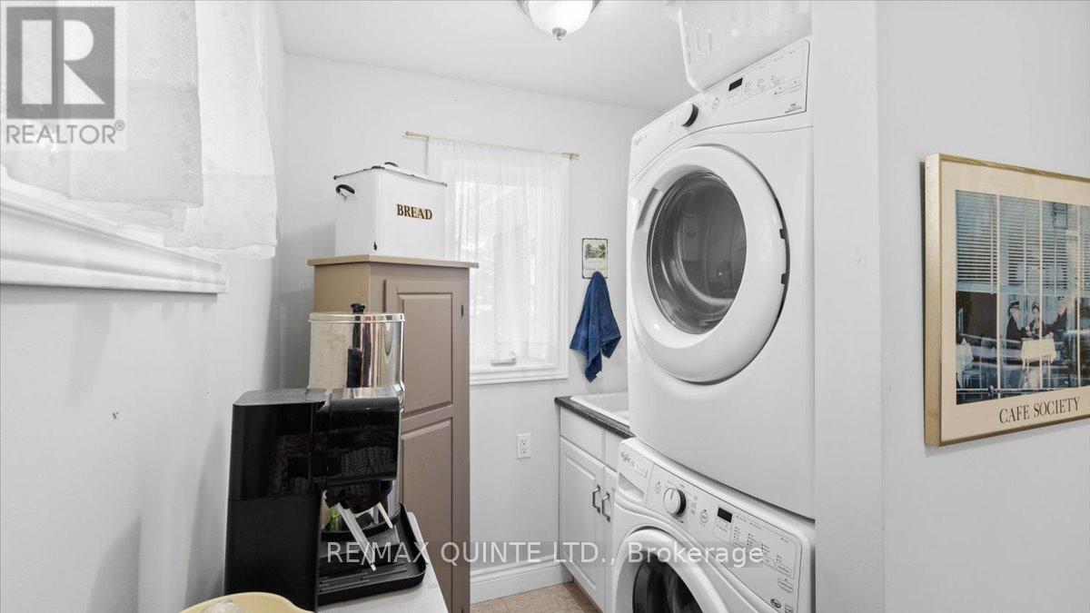 11536 Loyalist Parkway, Prince Edward County, Ontario  K0K 2T0 - Photo 14 - X12413200