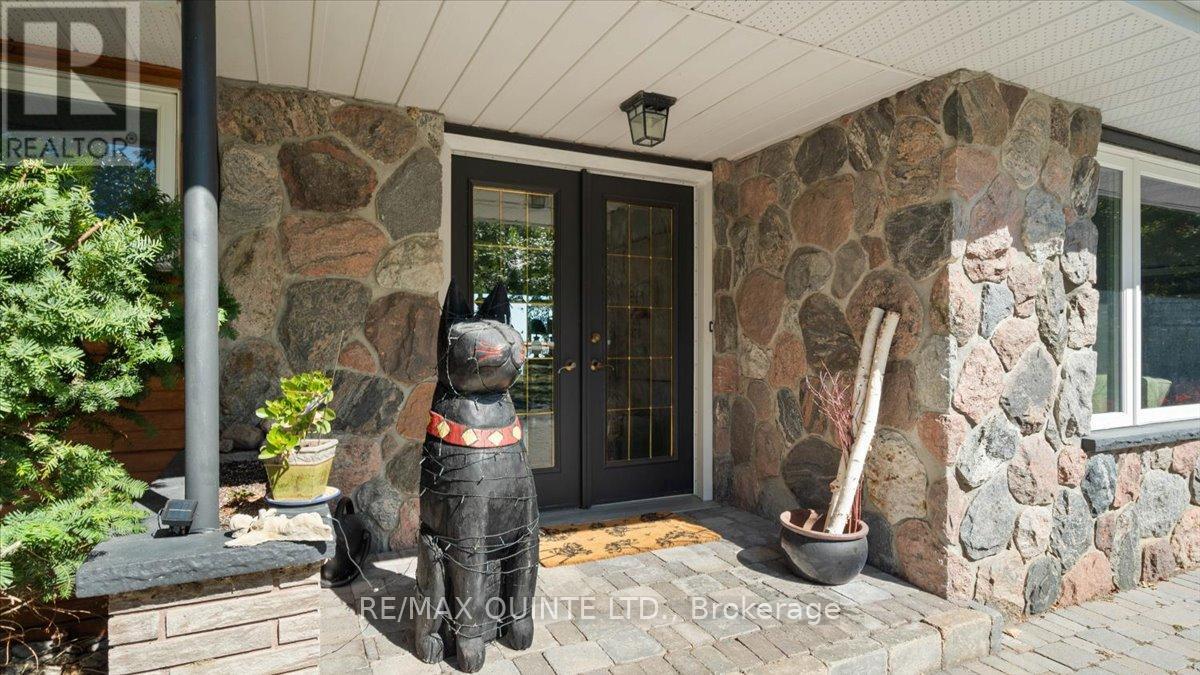 11536 Loyalist Parkway, Prince Edward County, Ontario  K0K 2T0 - Photo 5 - X12413200