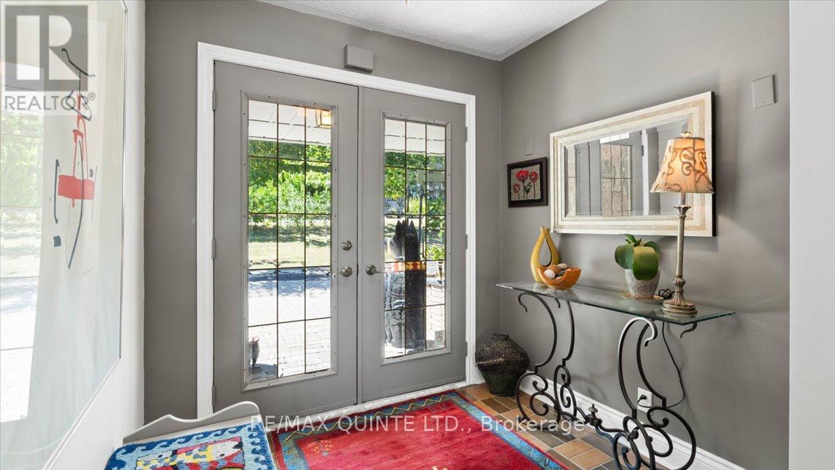 11536 Loyalist Parkway, Prince Edward County, Ontario  K0K 2T0 - Photo 7 - X12413200