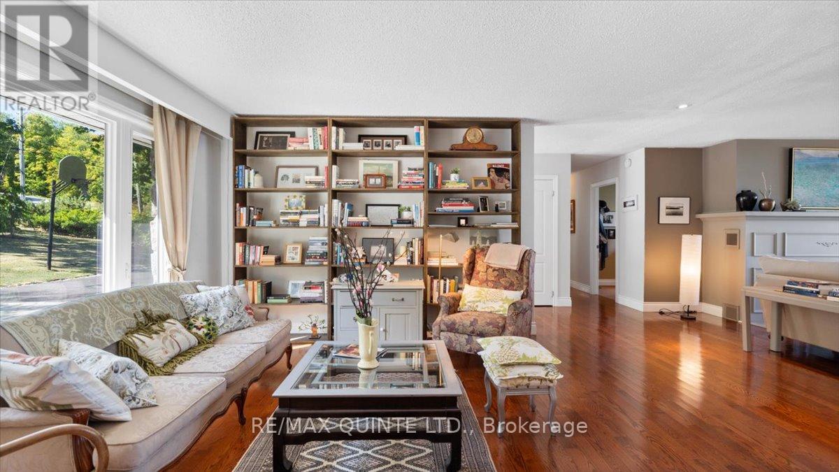 11536 Loyalist Parkway, Prince Edward County, Ontario  K0K 2T0 - Photo 9 - X12413200