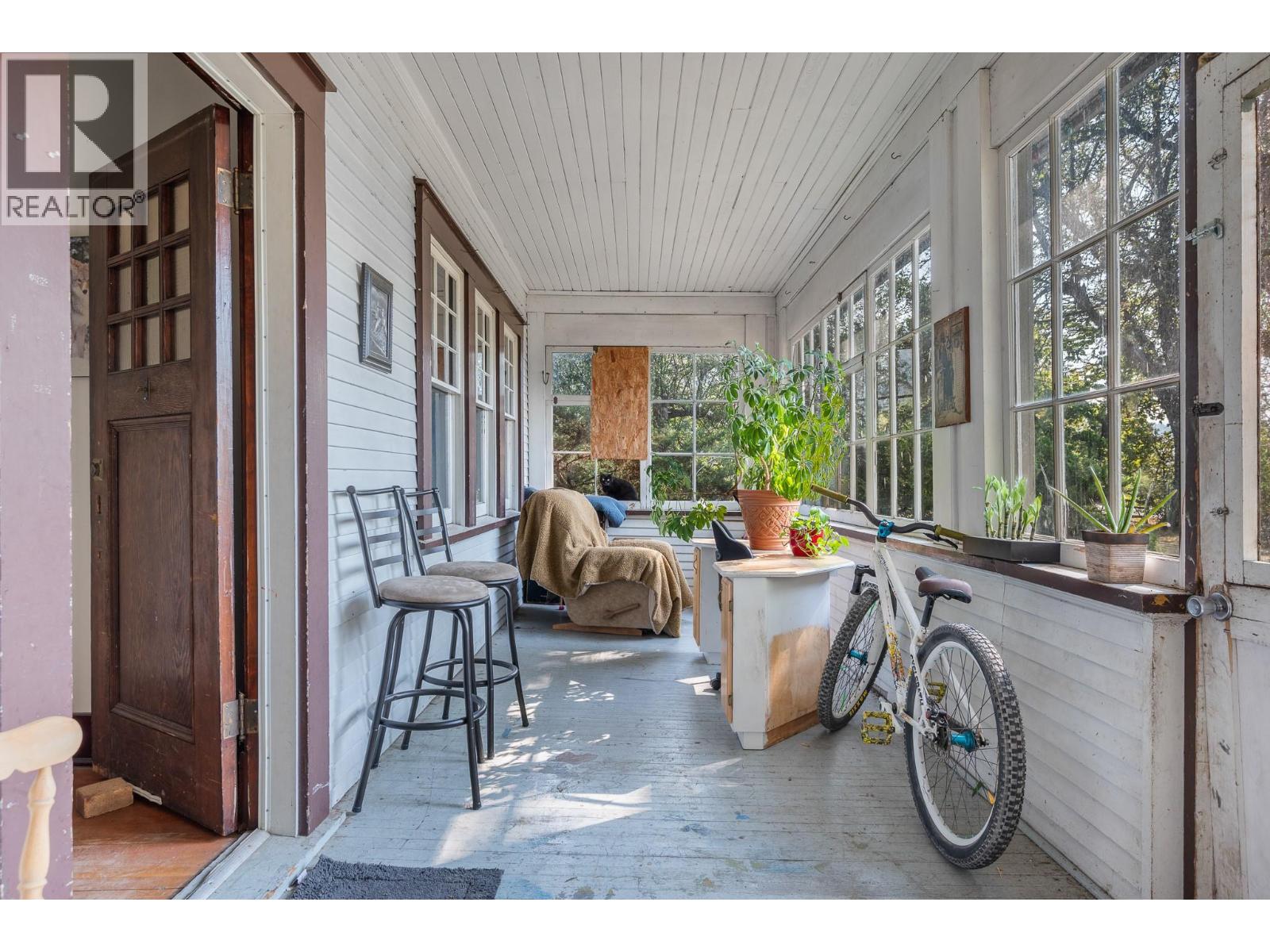 975 25 Avenue, Vernon, British Columbia V1B 3B4 - Photo 13 - 10363133