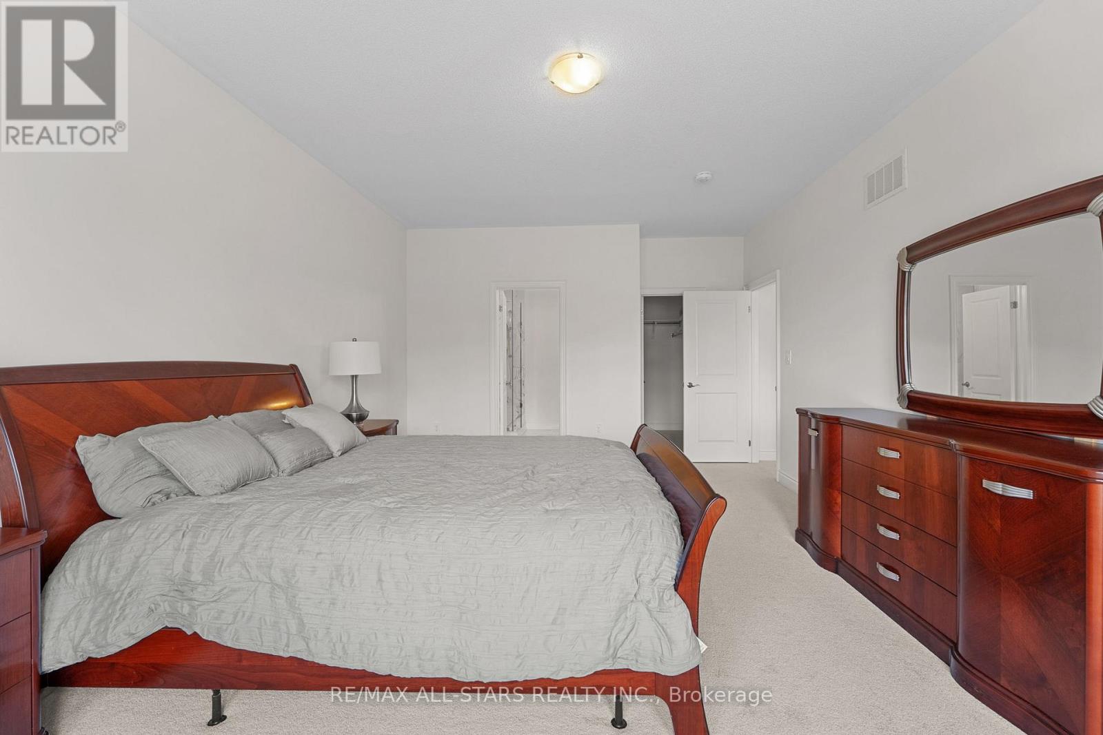 4 Palmira Drive, Georgina, Ontario  L0E 1R0 - Photo 26 - N12397009