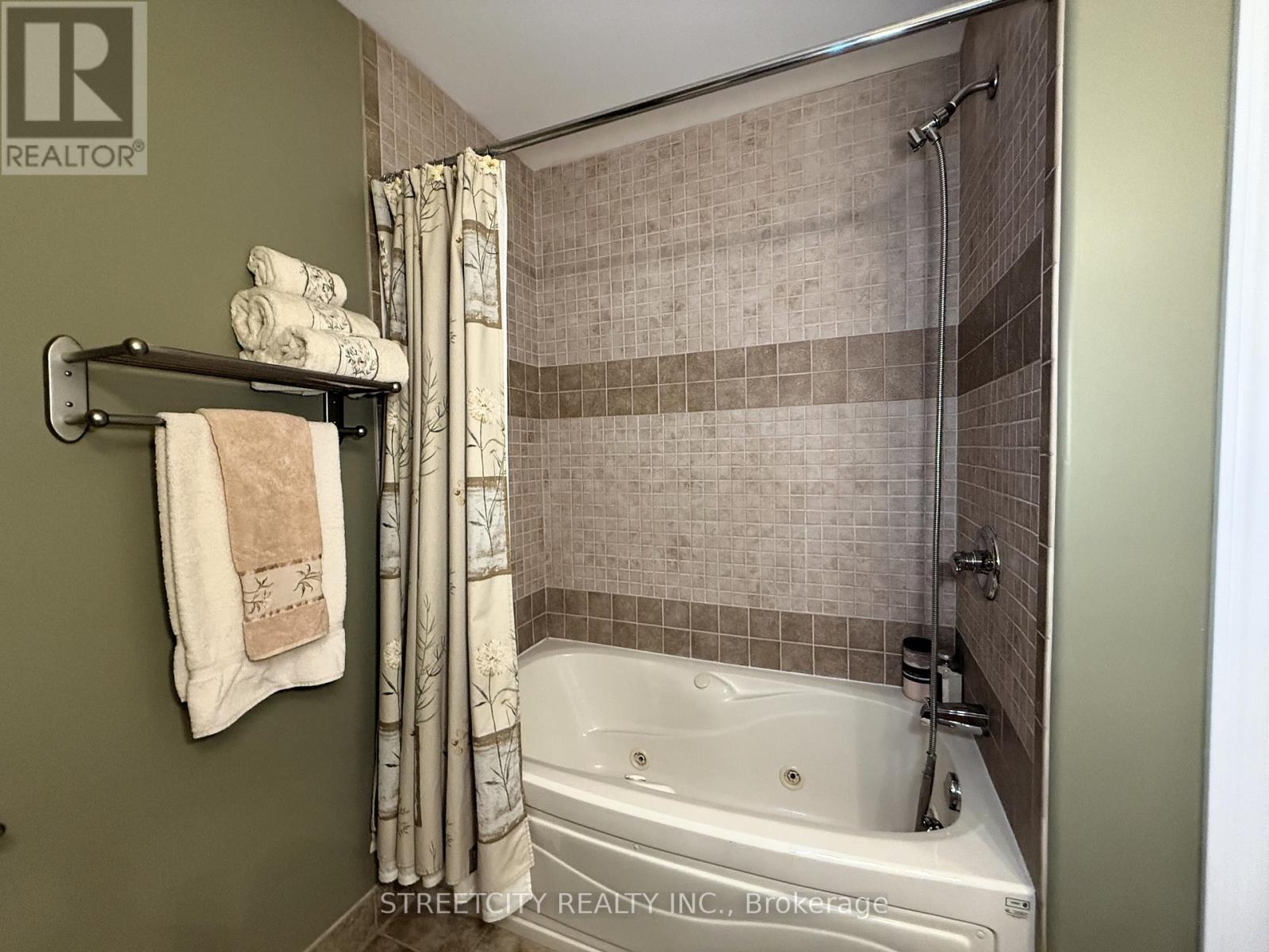 126 Stathis Boulevard, Sarnia, Ontario  N7S 5T5 - Photo 7 - X12413177