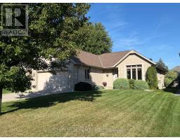 126 STATHIS BOULEVARD, Sarnia, Ontario