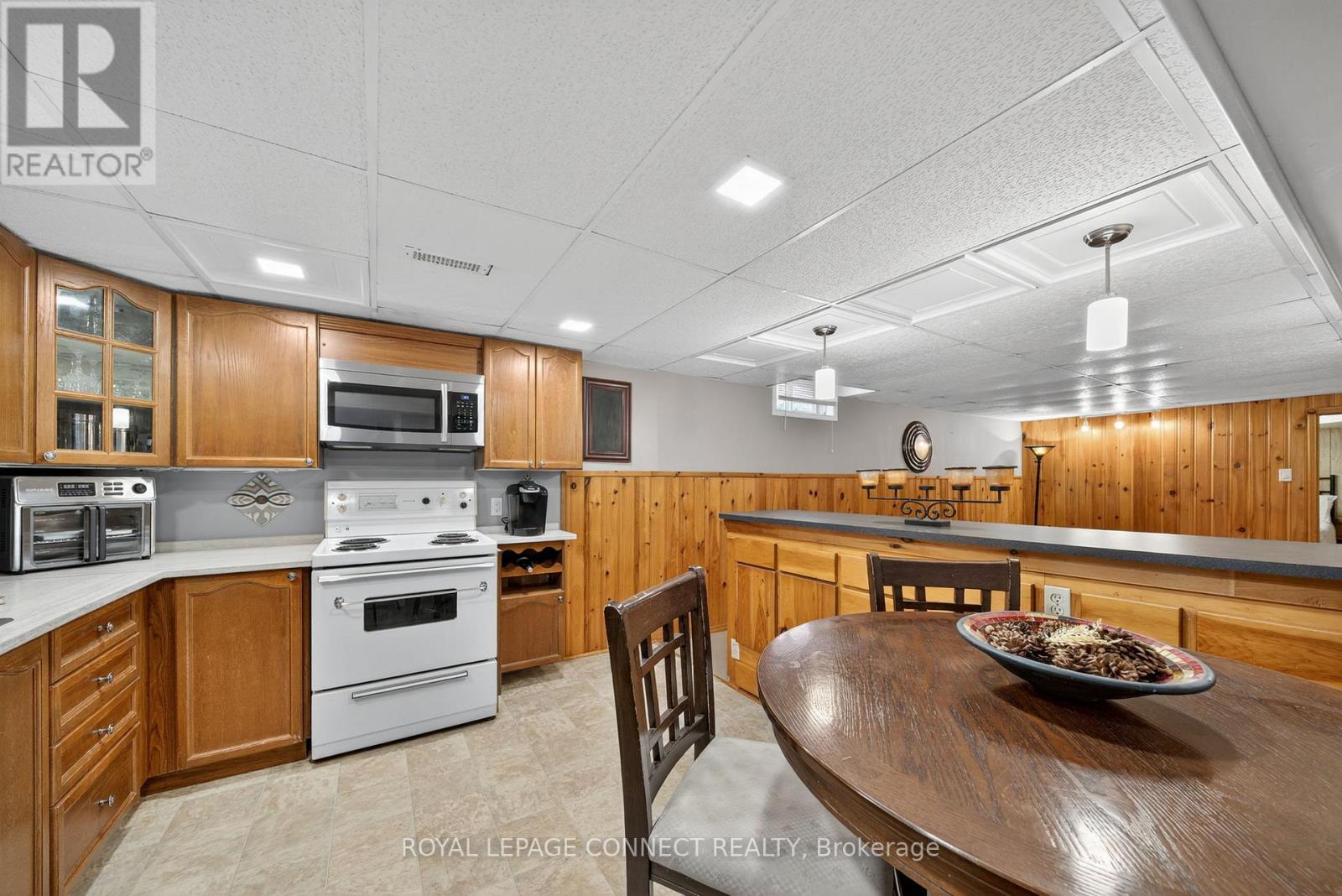 90 Golf Links Drive, Aurora, Ontario  L4G 3V3 - Photo 36 - N12411269