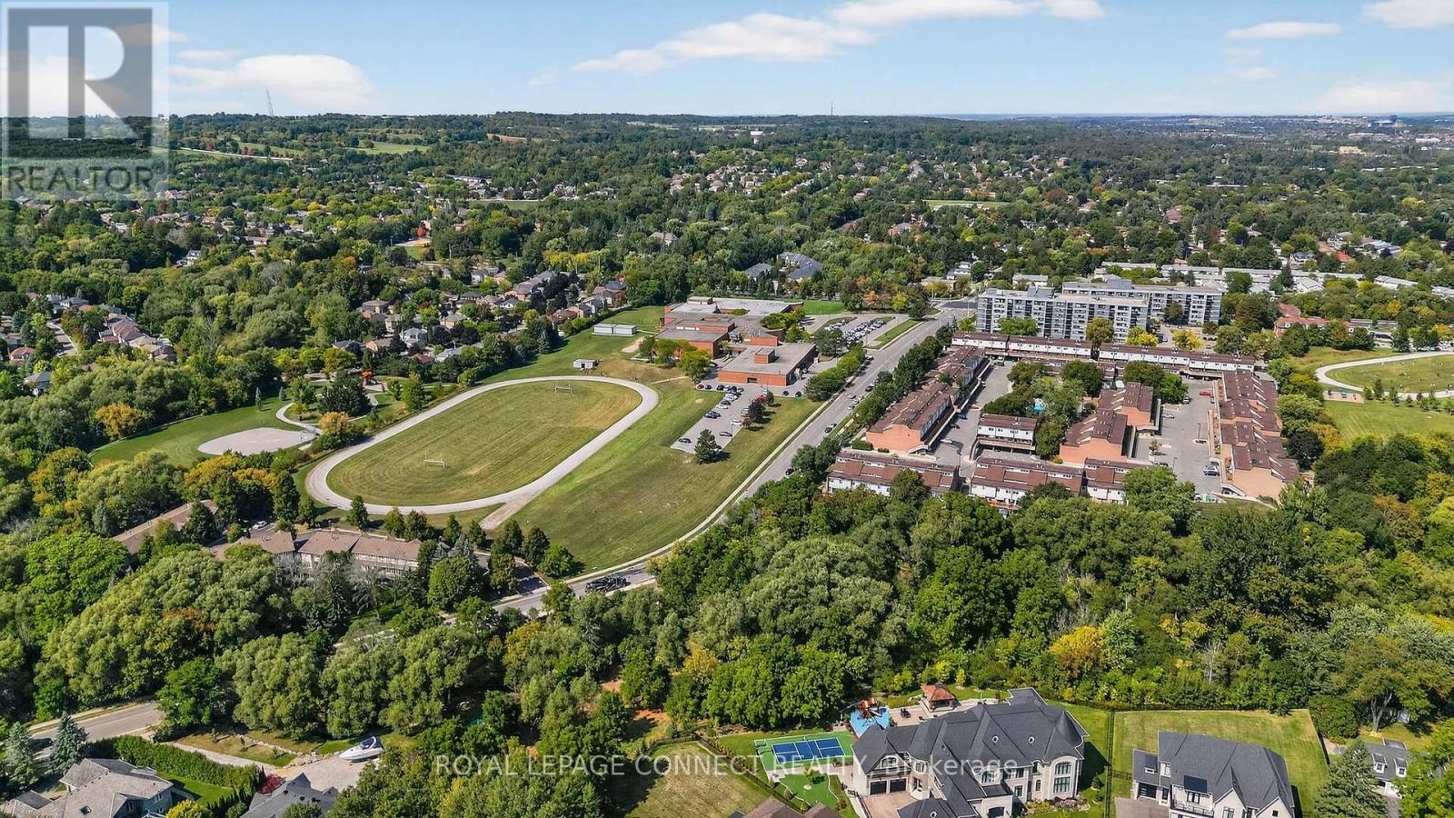 90 Golf Links Drive, Aurora, Ontario  L4G 3V3 - Photo 49 - N12411269