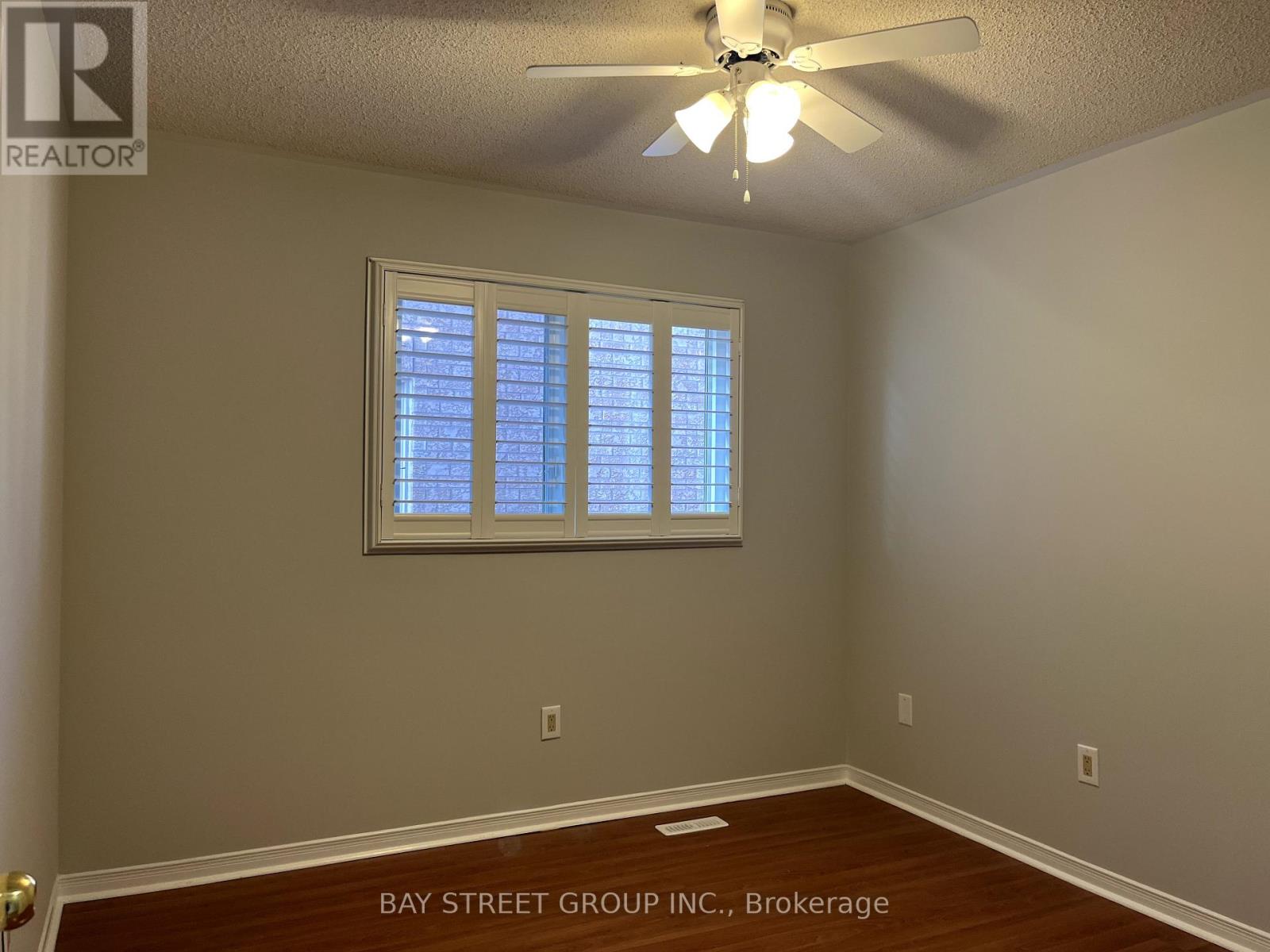 2517 Dinning Court, Mississauga, Ontario  L5M 5E7 - Photo 33 - W12410258