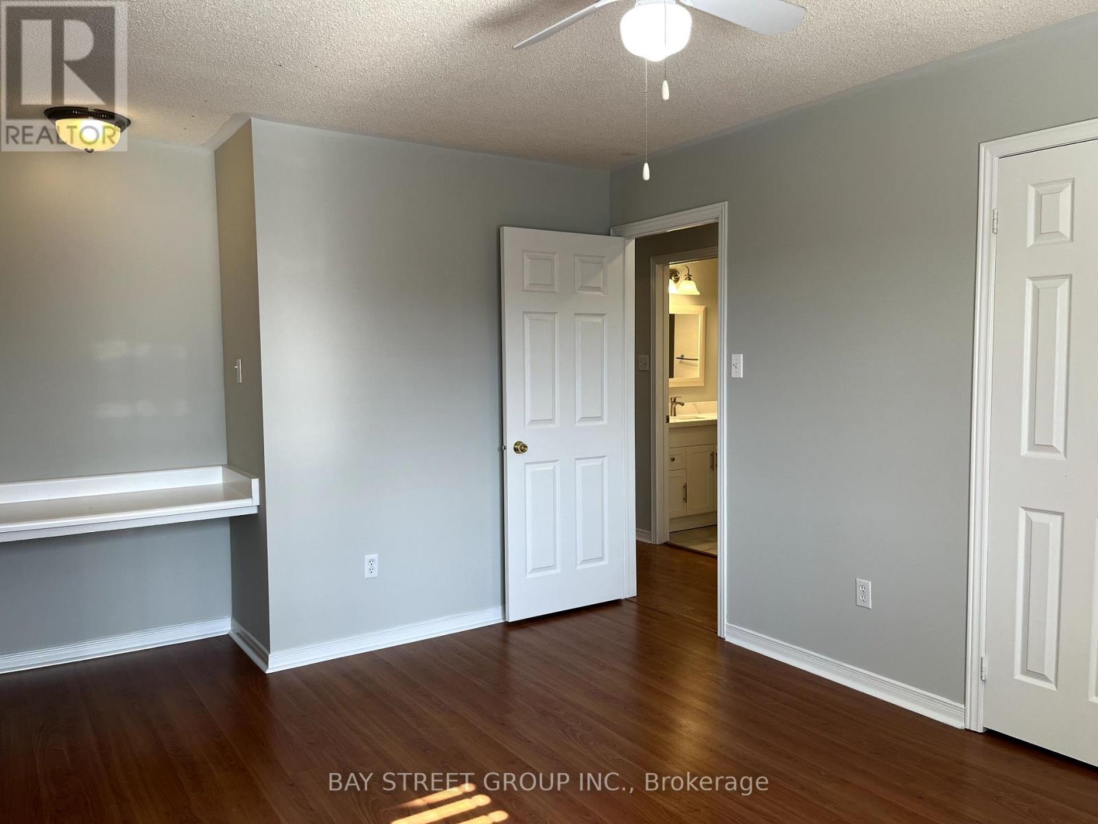 2517 Dinning Court, Mississauga, Ontario  L5M 5E7 - Photo 26 - W12410258