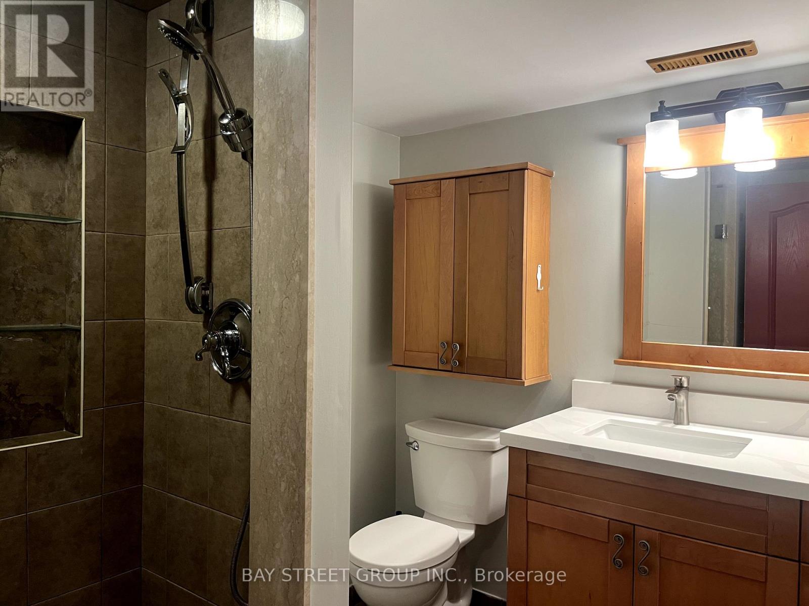 2517 Dinning Court, Mississauga, Ontario  L5M 5E7 - Photo 44 - W12410258