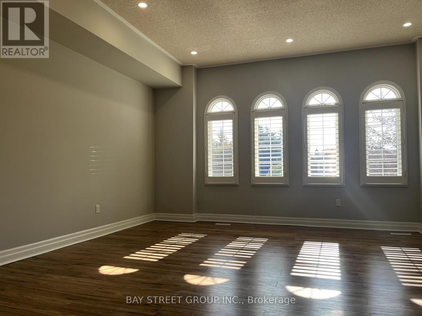 2517 Dinning Court, Mississauga, Ontario  L5M 5E7 - Photo 20 - W12410258