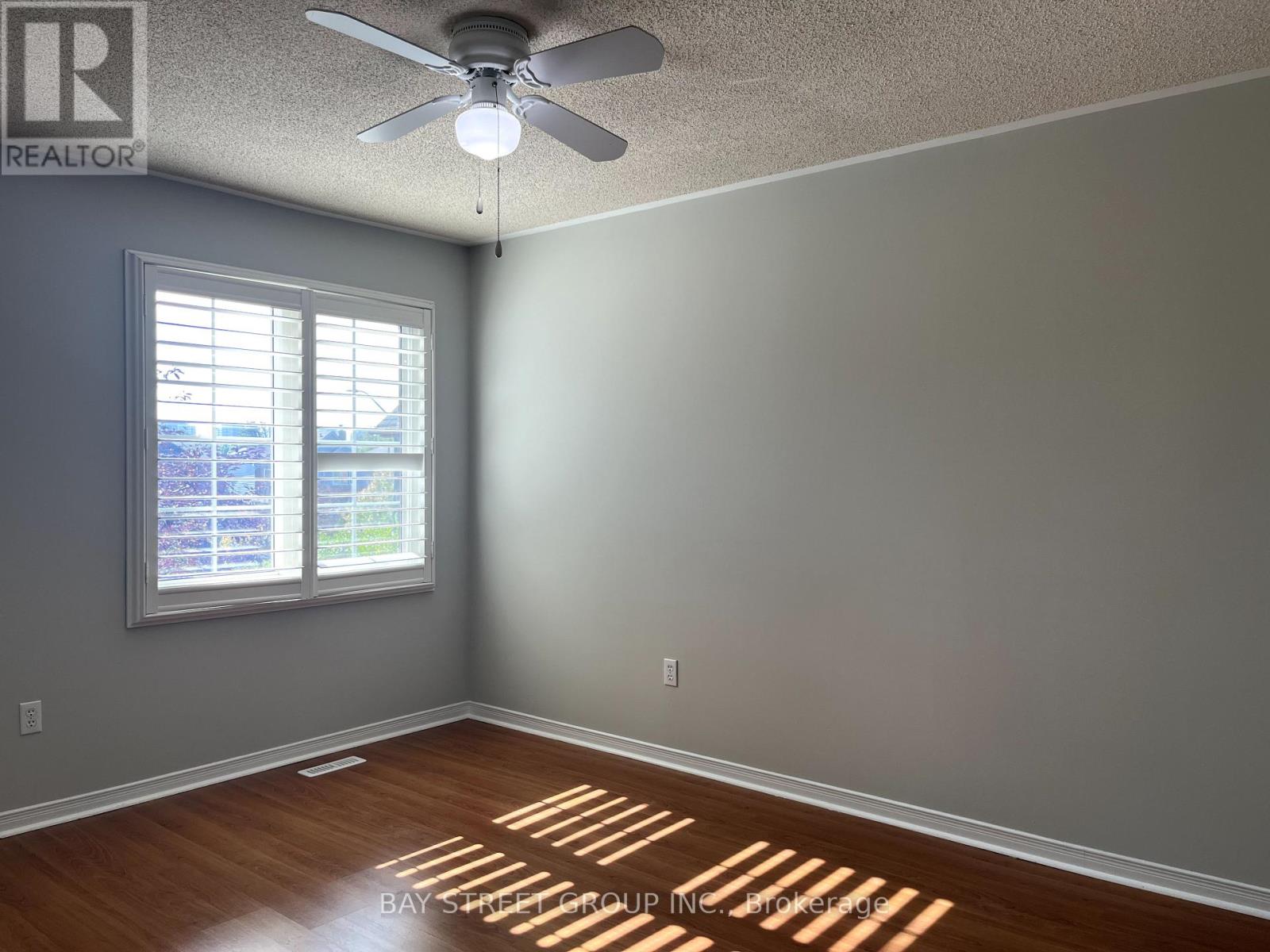 2517 Dinning Court, Mississauga, Ontario  L5M 5E7 - Photo 30 - W12410258