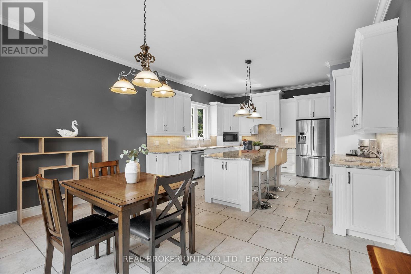 525 Tullamore Street, Ottawa, Ontario  K1X 0A2 - Photo 19 - X12413193